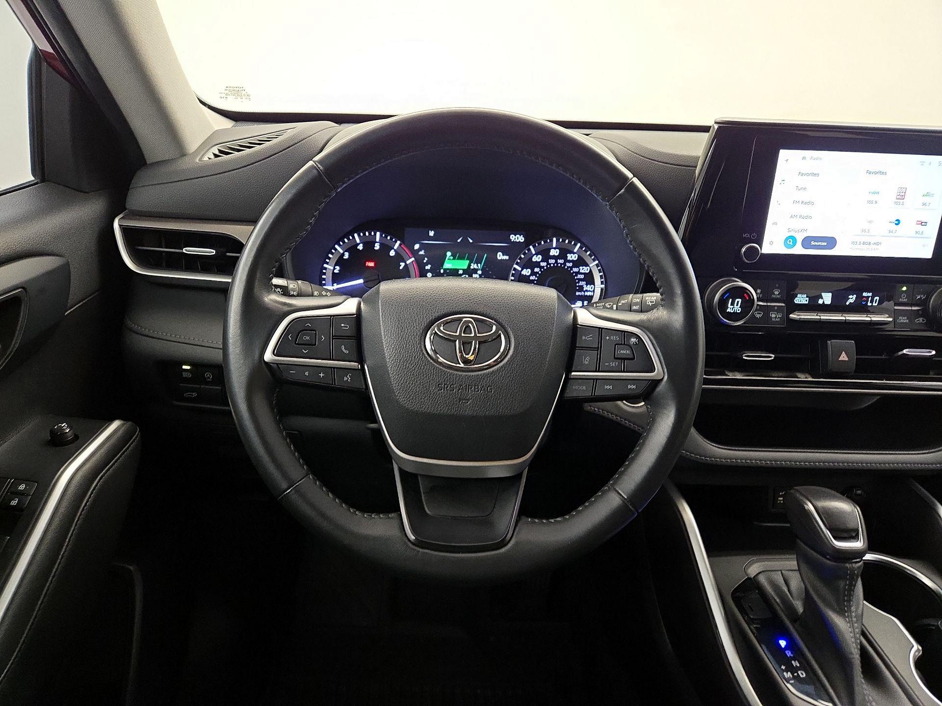 Thumbnail: 2023 Toyota Highlander - 10