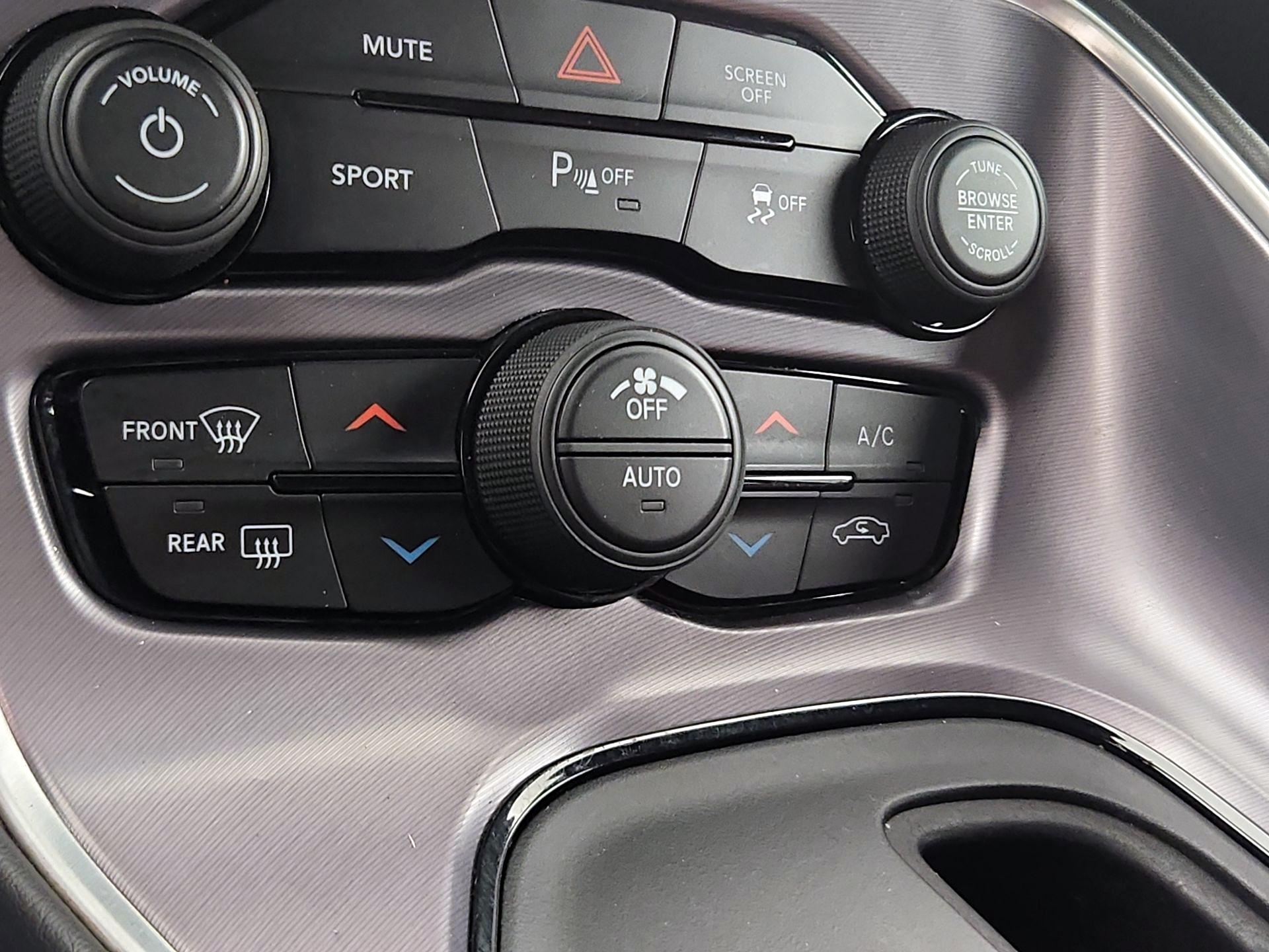 Thumbnail: 2019 Dodge Challenger - 17