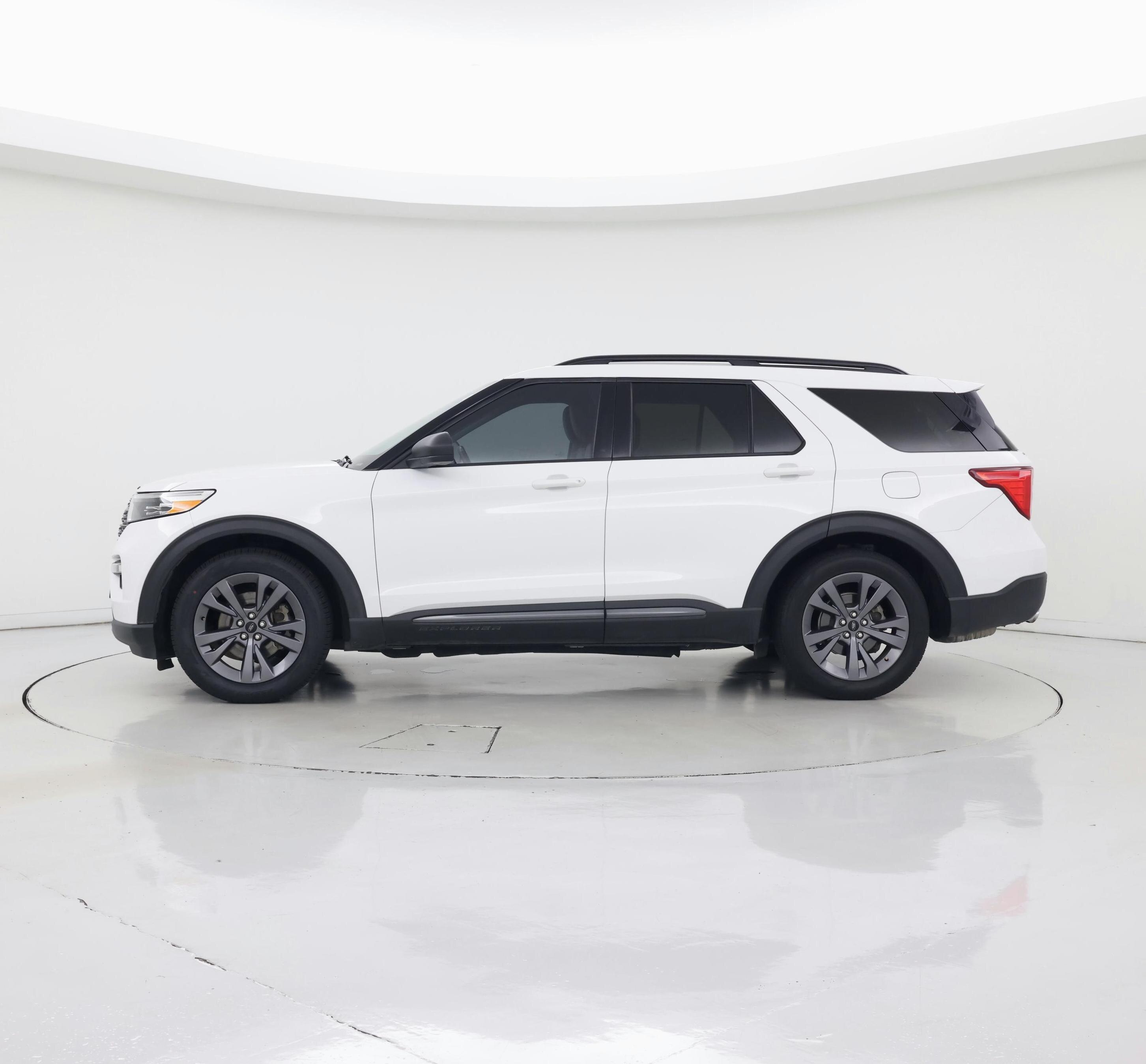 Thumbnail: 2021 Ford Explorer - 3