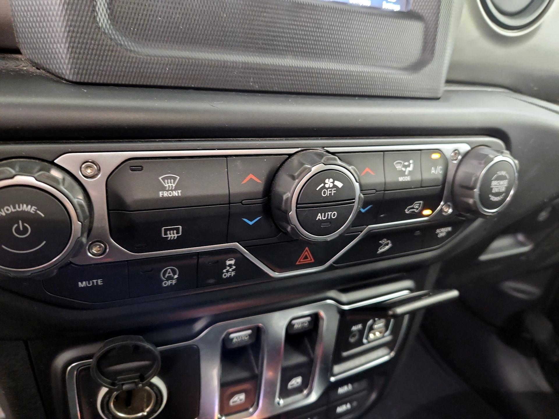 Thumbnail: 2019 Jeep Wrangler - 16