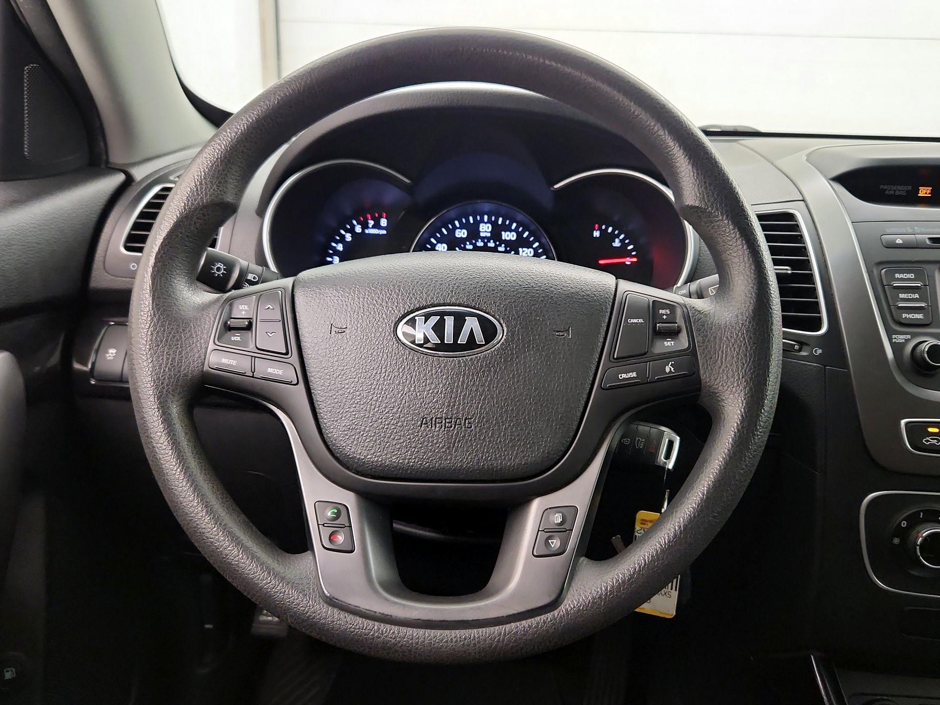 Thumbnail: 2015 Kia Sorento - 10