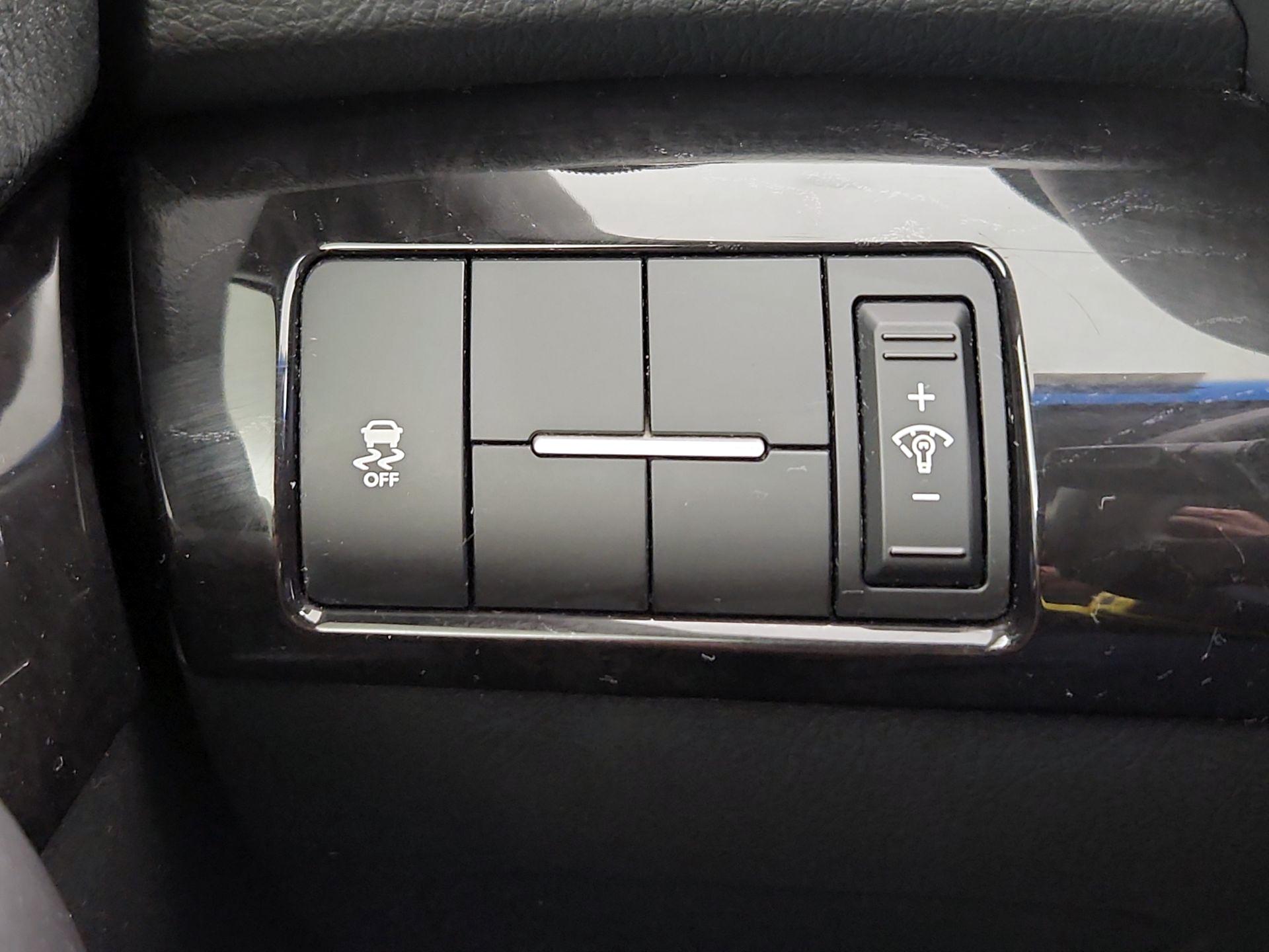Thumbnail: 2015 Kia Sorento - 13