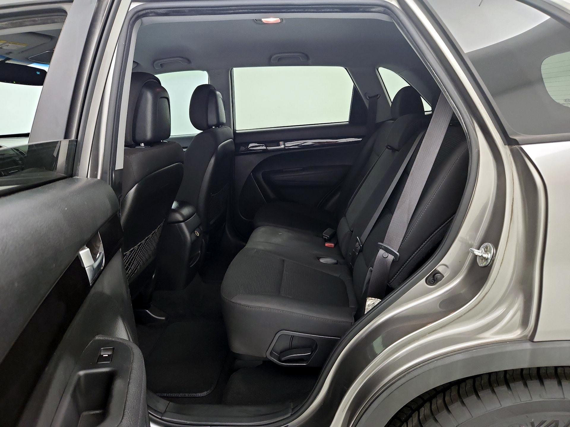 Thumbnail: 2015 Kia Sorento - 18