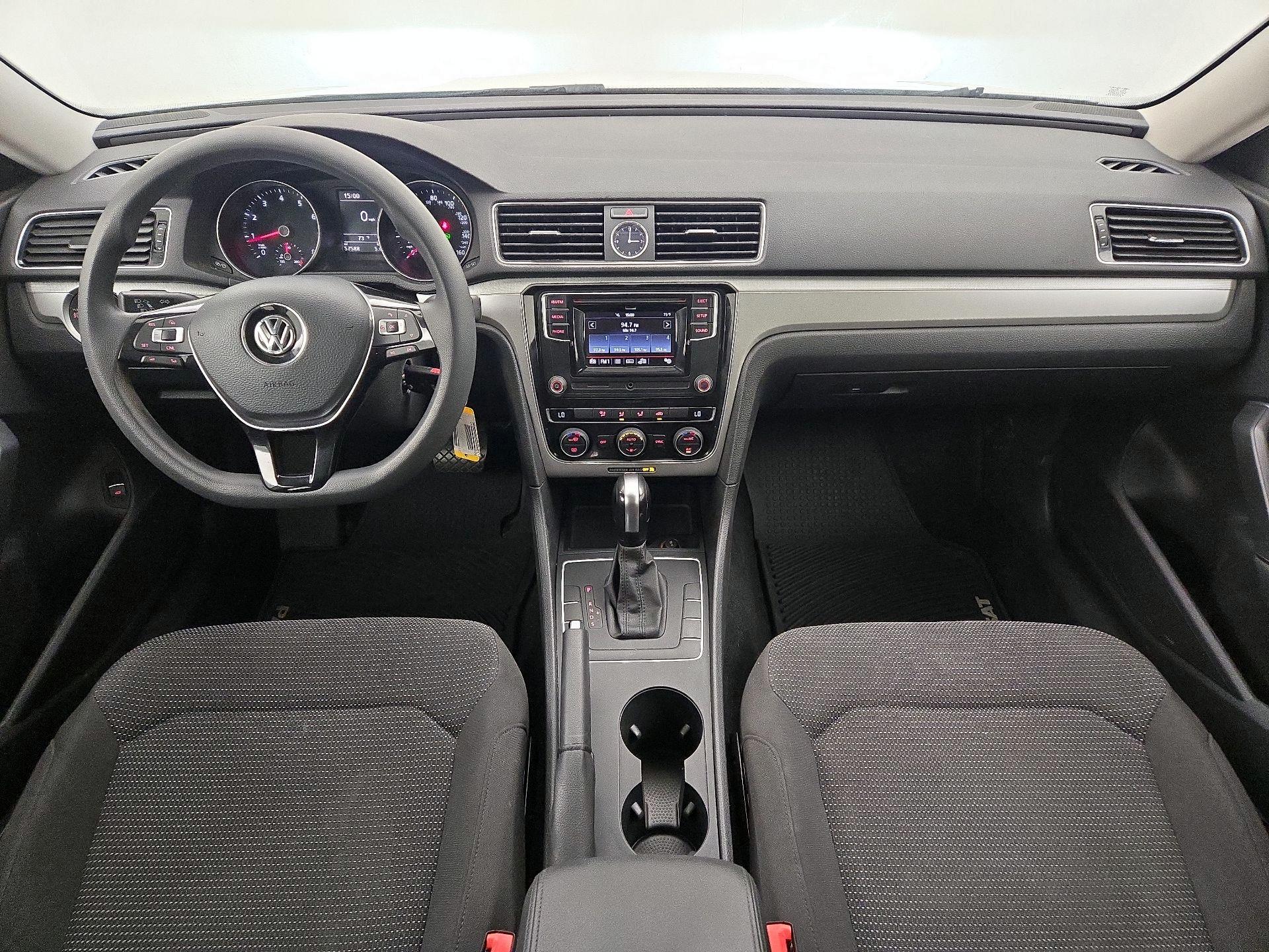 Thumbnail: 2016 Volkswagen Passat - 9