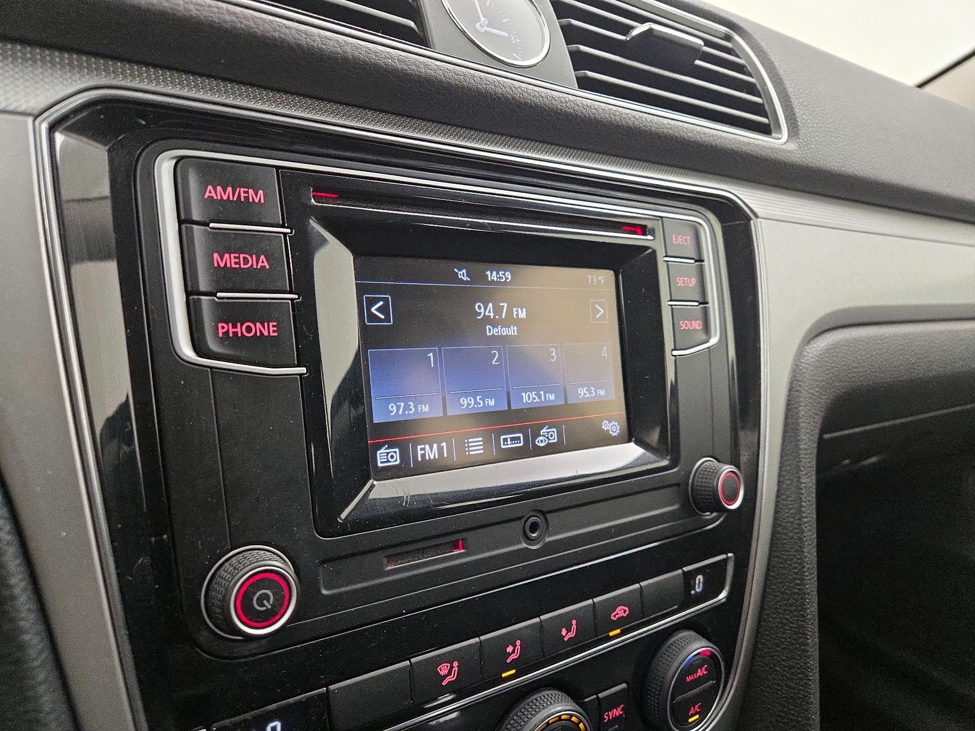 Thumbnail: 2016 Volkswagen Passat - 15