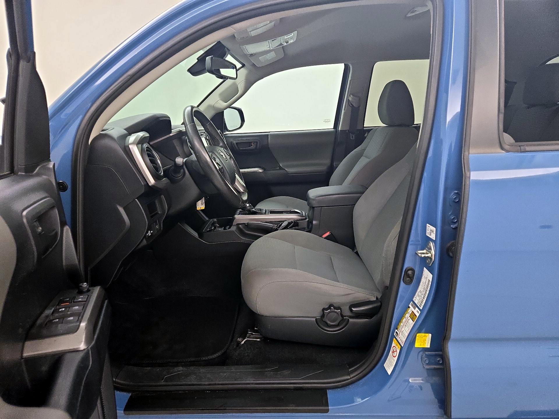 Thumbnail: 2019 Toyota Tacoma - 11