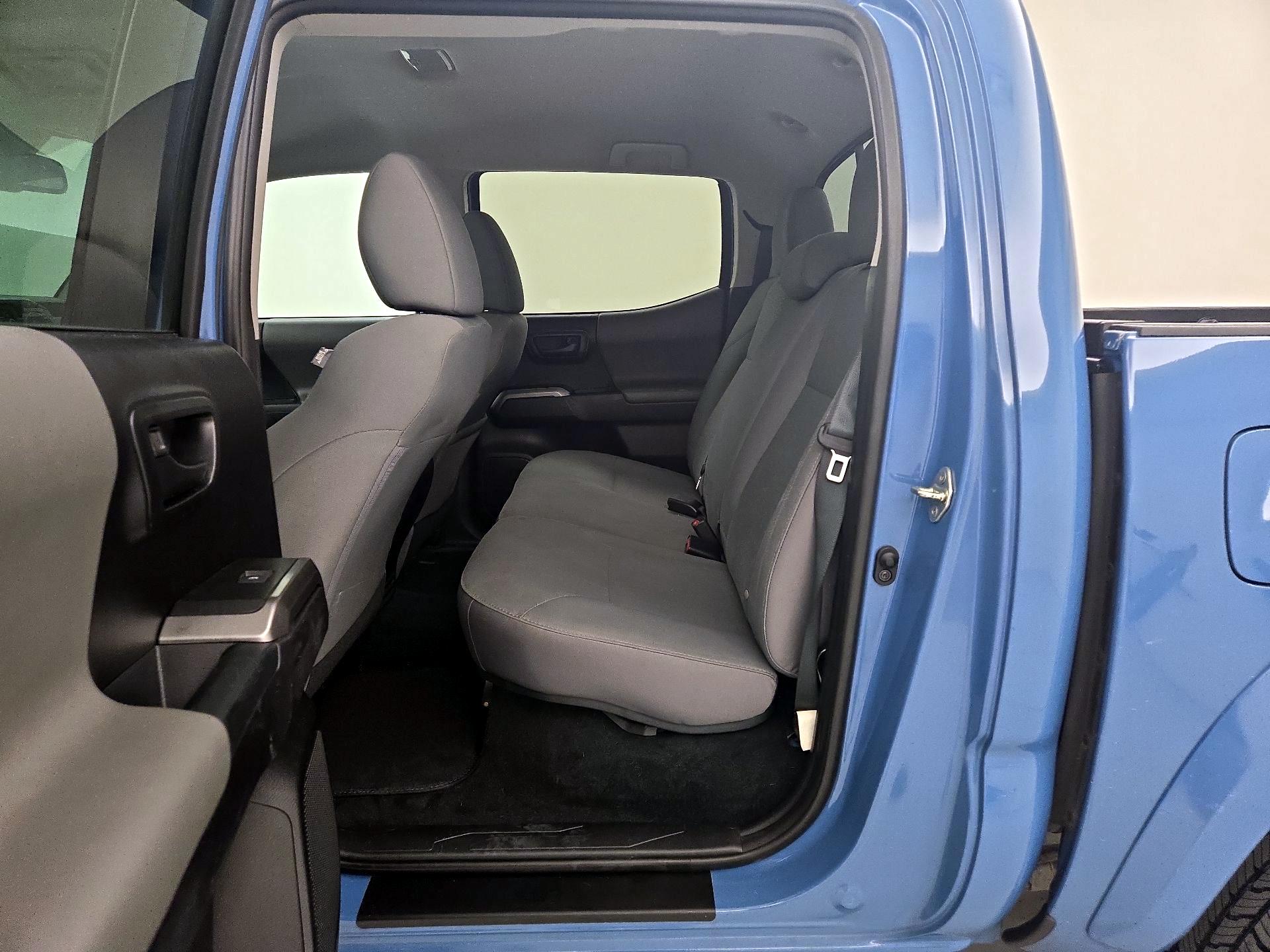 Thumbnail: 2019 Toyota Tacoma - 19