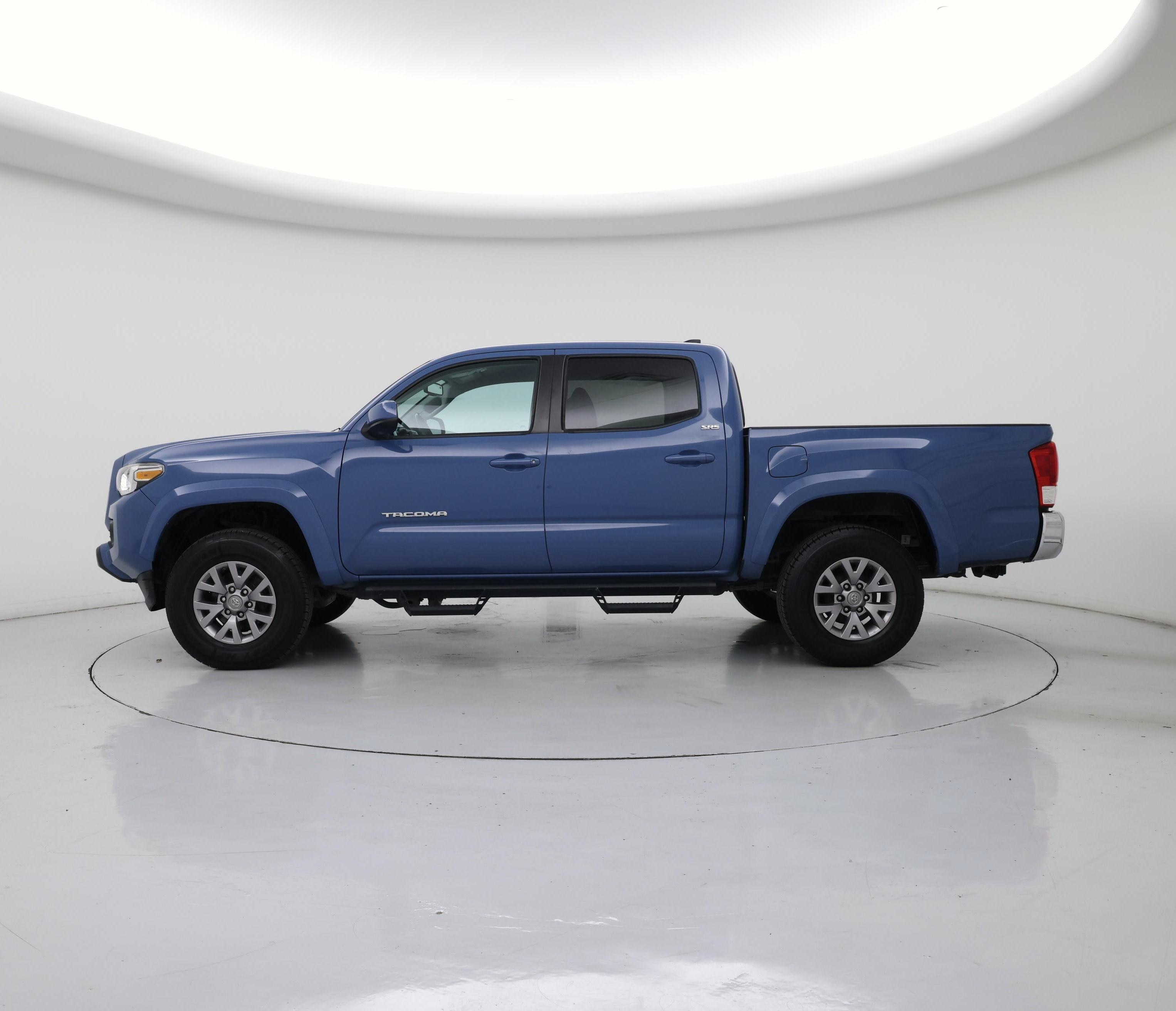 Thumbnail: 2019 Toyota Tacoma - 3