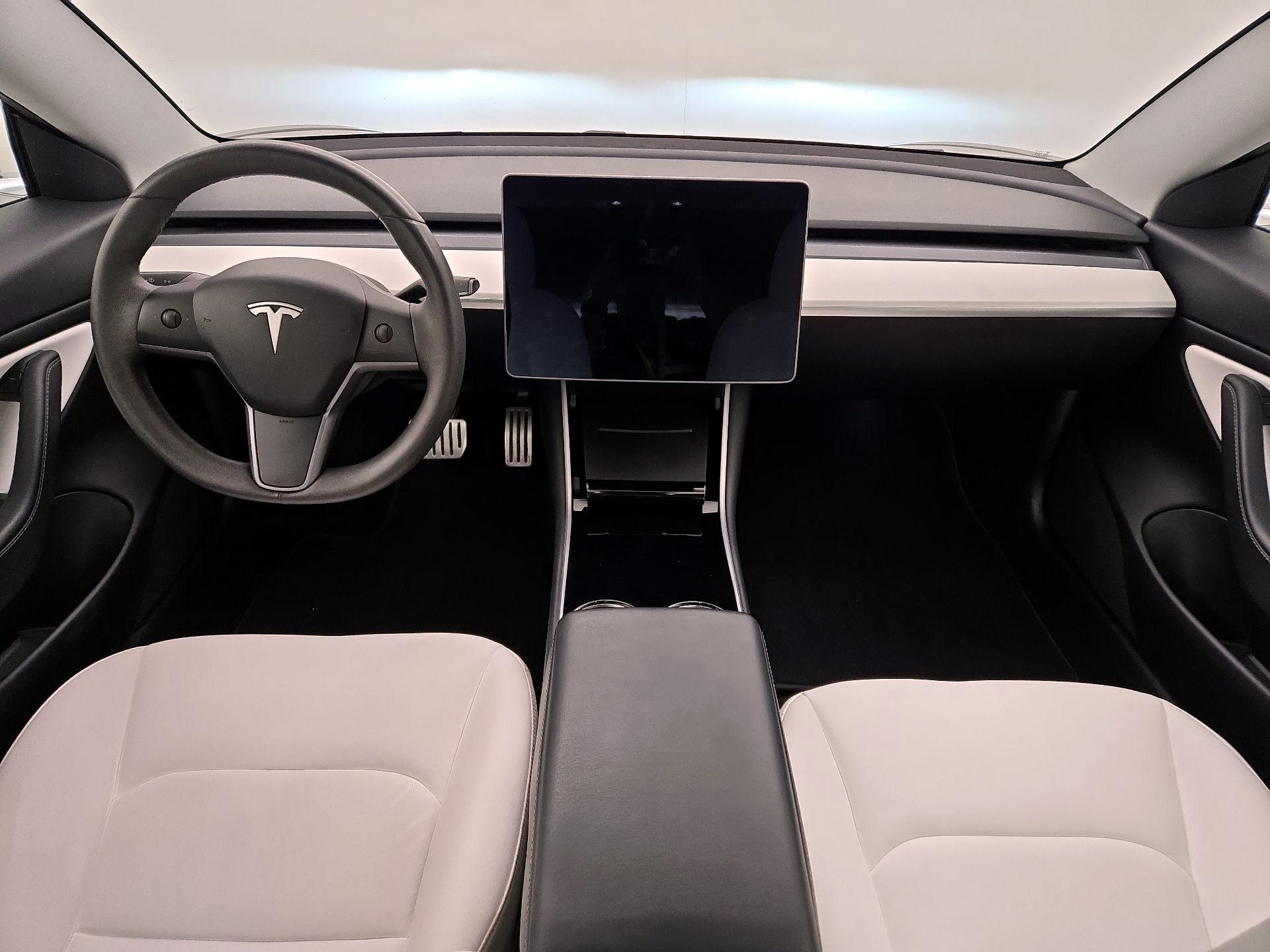 Thumbnail: 2020 Tesla Model 3 - 9