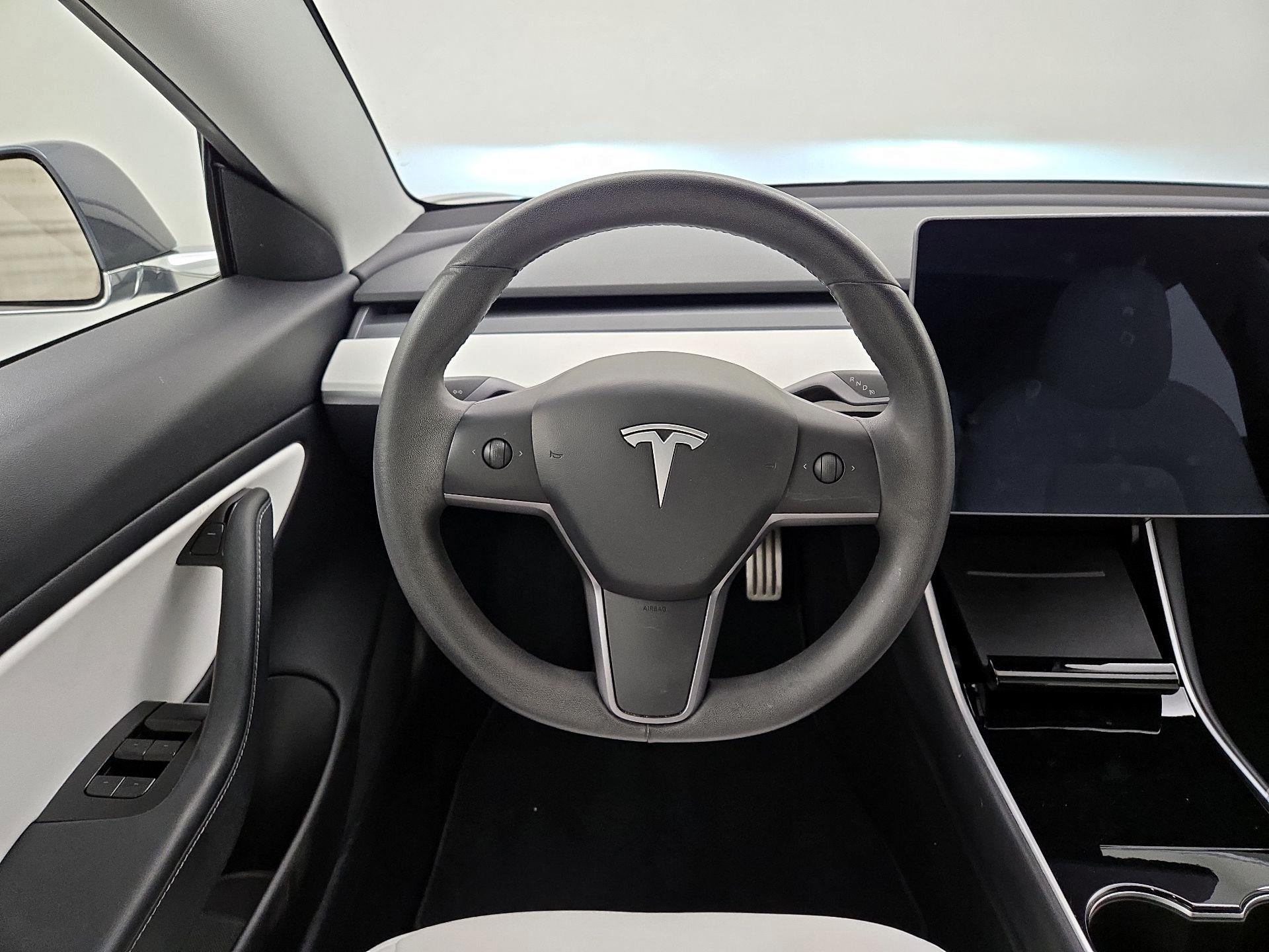 Thumbnail: 2020 Tesla Model 3 - 10