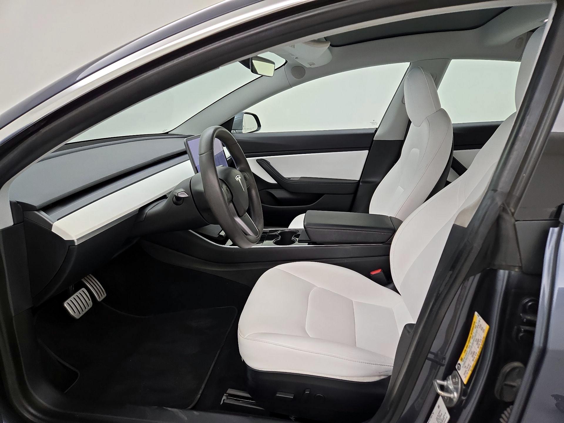 Thumbnail: 2020 Tesla Model 3 - 11