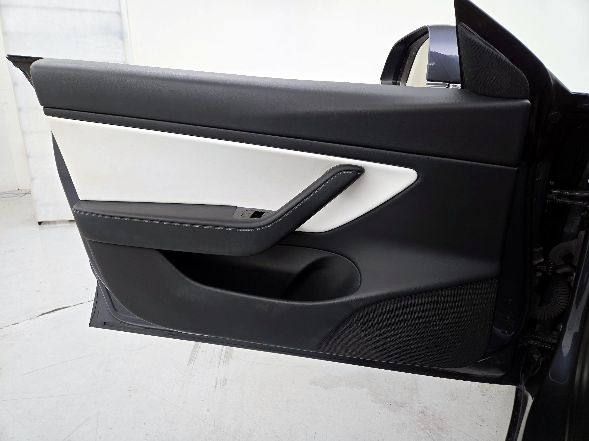 Thumbnail: 2020 Tesla Model 3 - 12