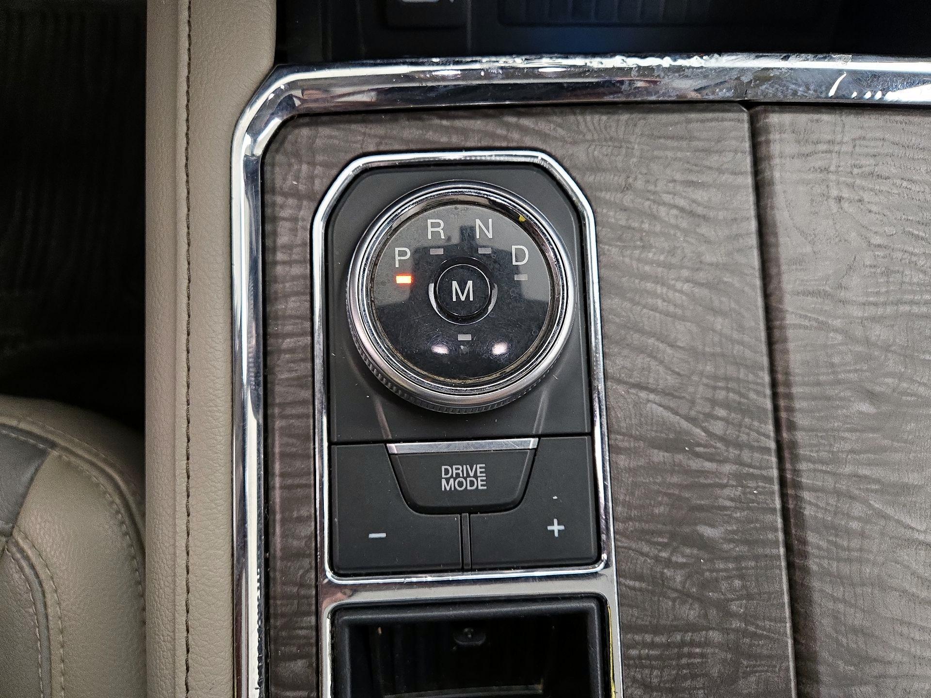 Thumbnail: 2018 Ford Expedition - 18