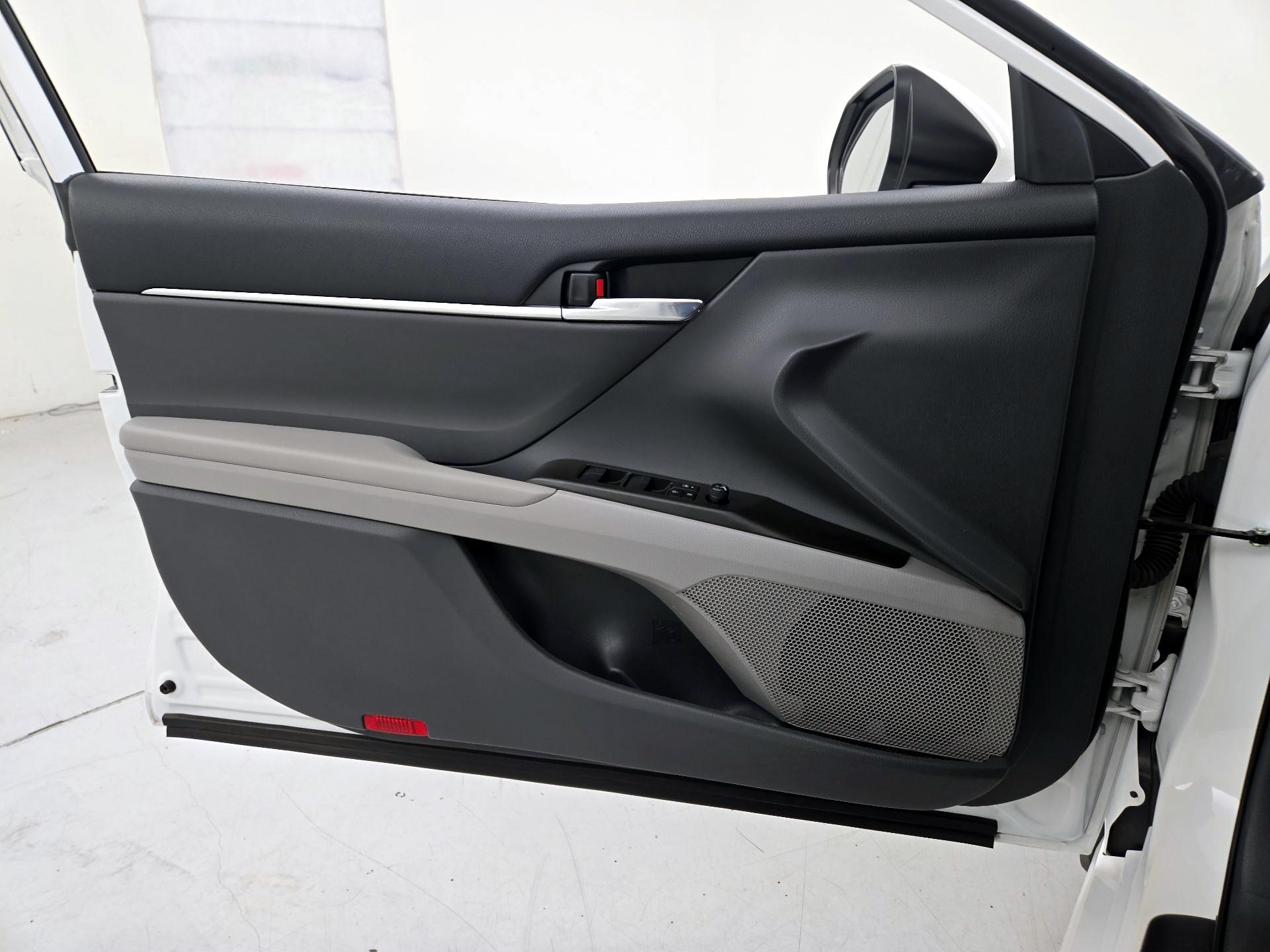 Thumbnail: 2022 Toyota Camry - 12