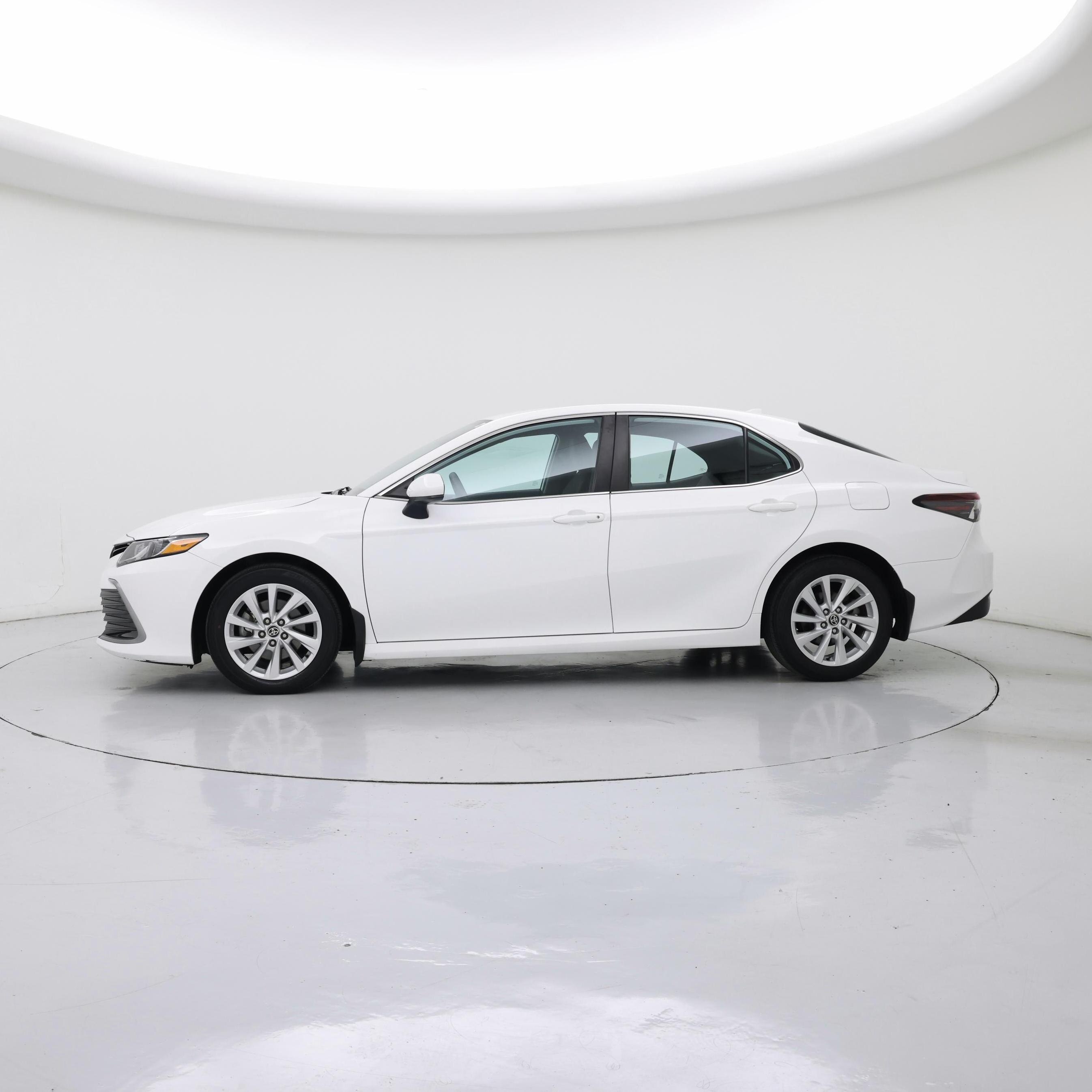 Thumbnail: 2022 Toyota Camry - 3