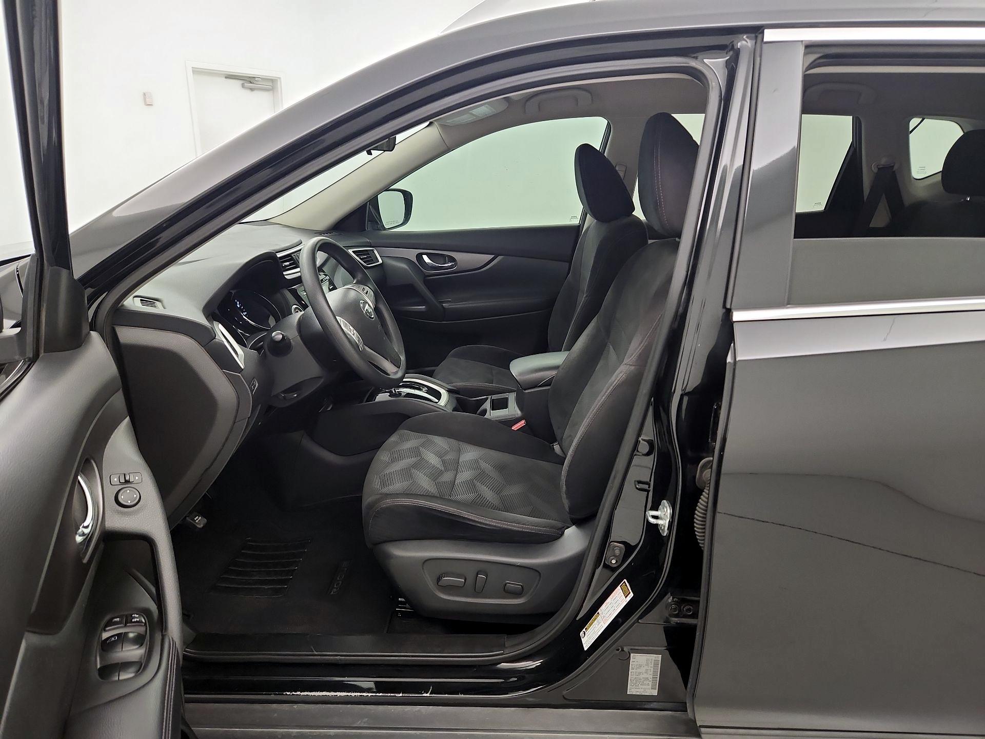 Thumbnail: 2016 Nissan Rogue - 11