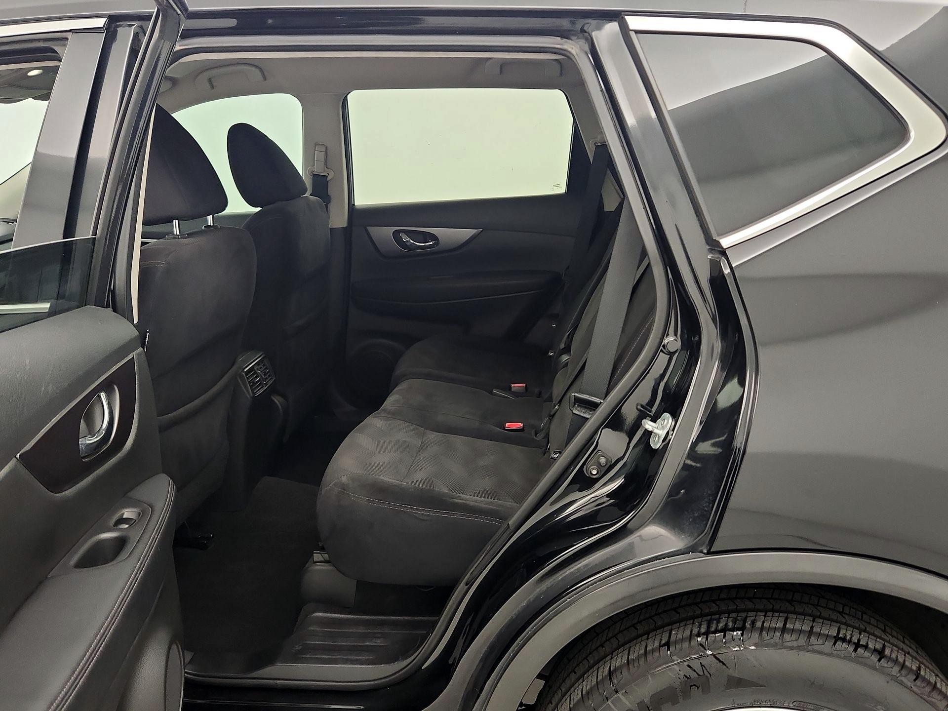 Thumbnail: 2016 Nissan Rogue - 19