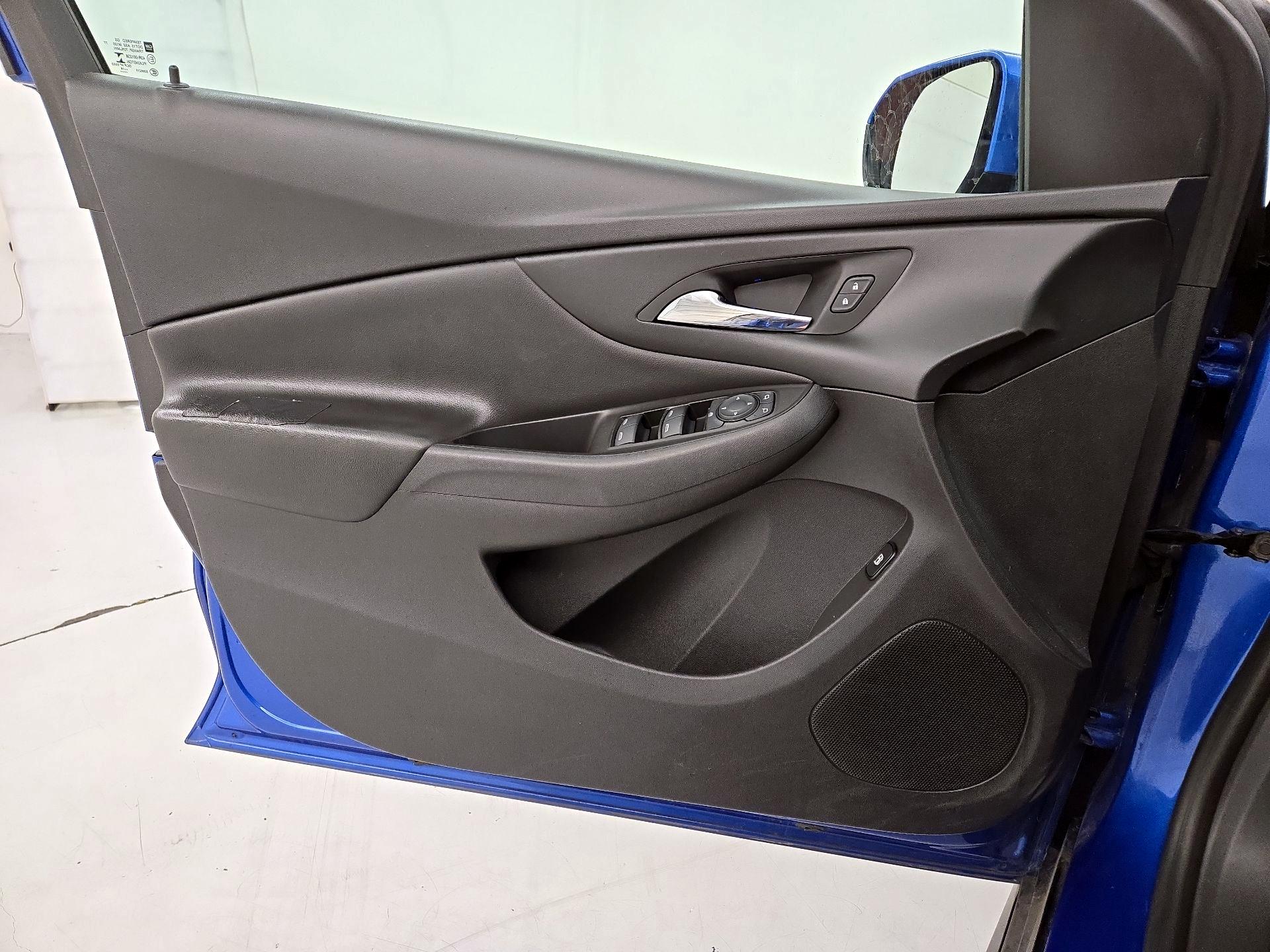Thumbnail: 2017 Chevrolet Volt - 12