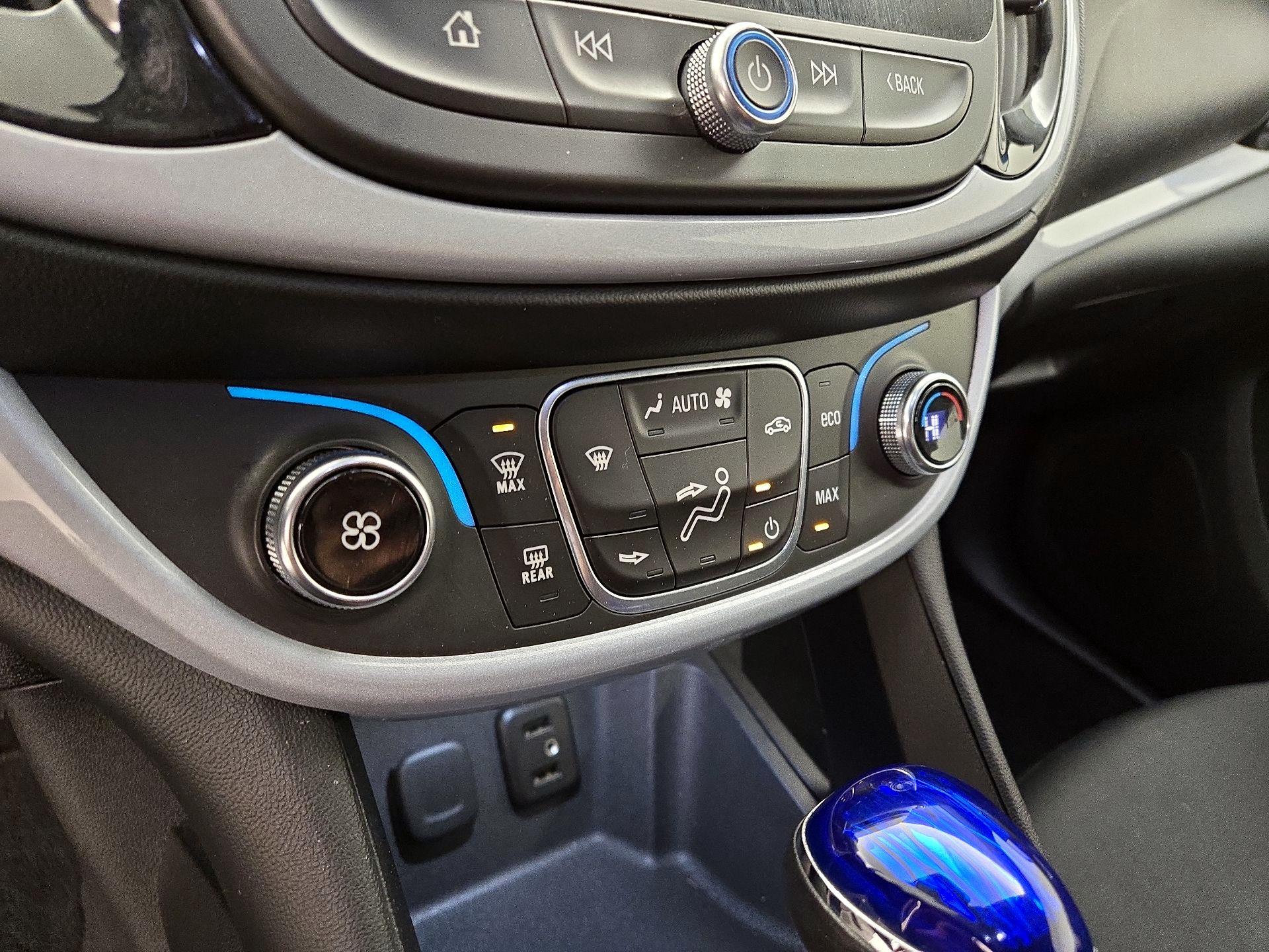 Thumbnail: 2017 Chevrolet Volt - 16