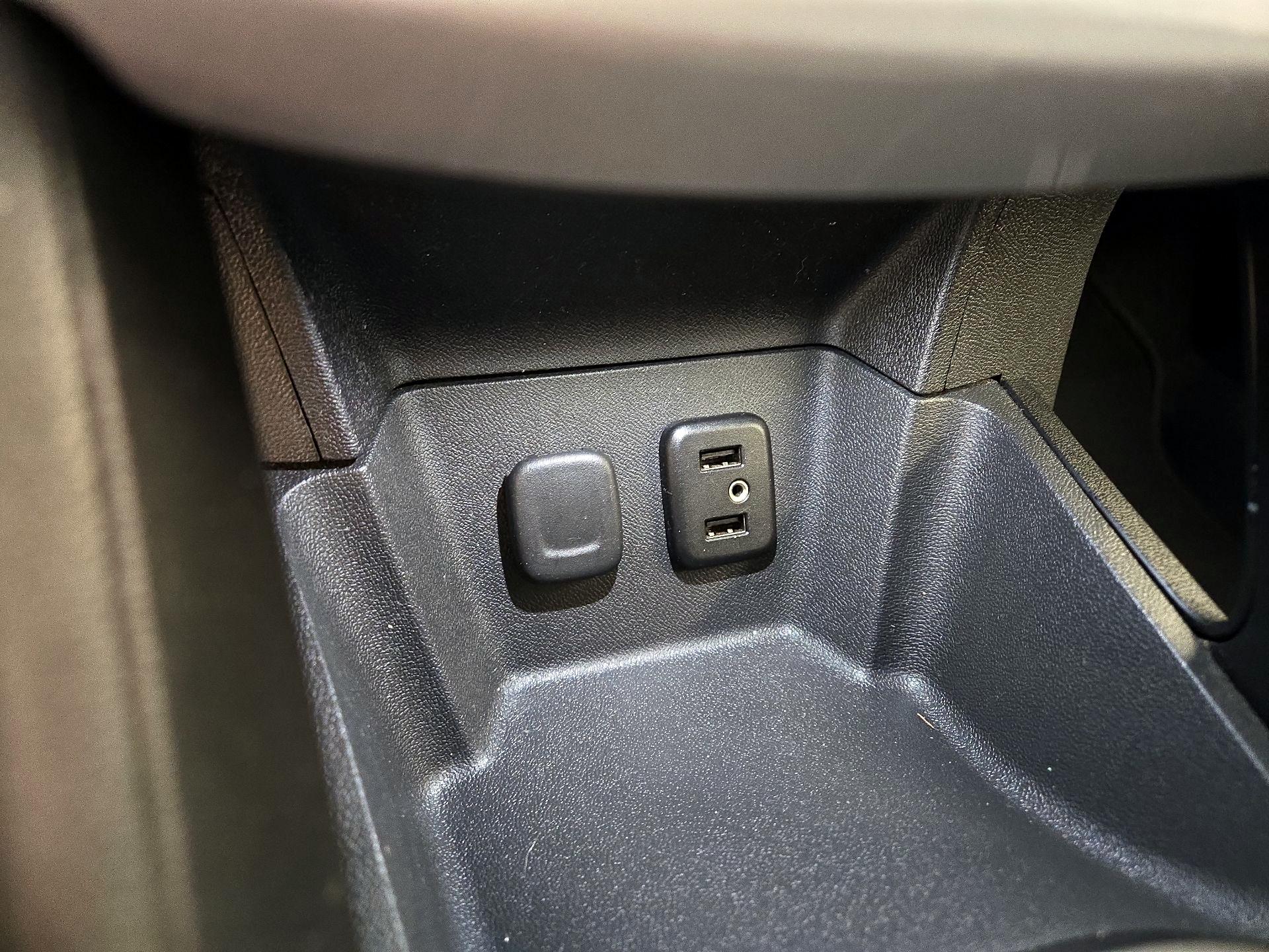 Thumbnail: 2017 Chevrolet Volt - 18