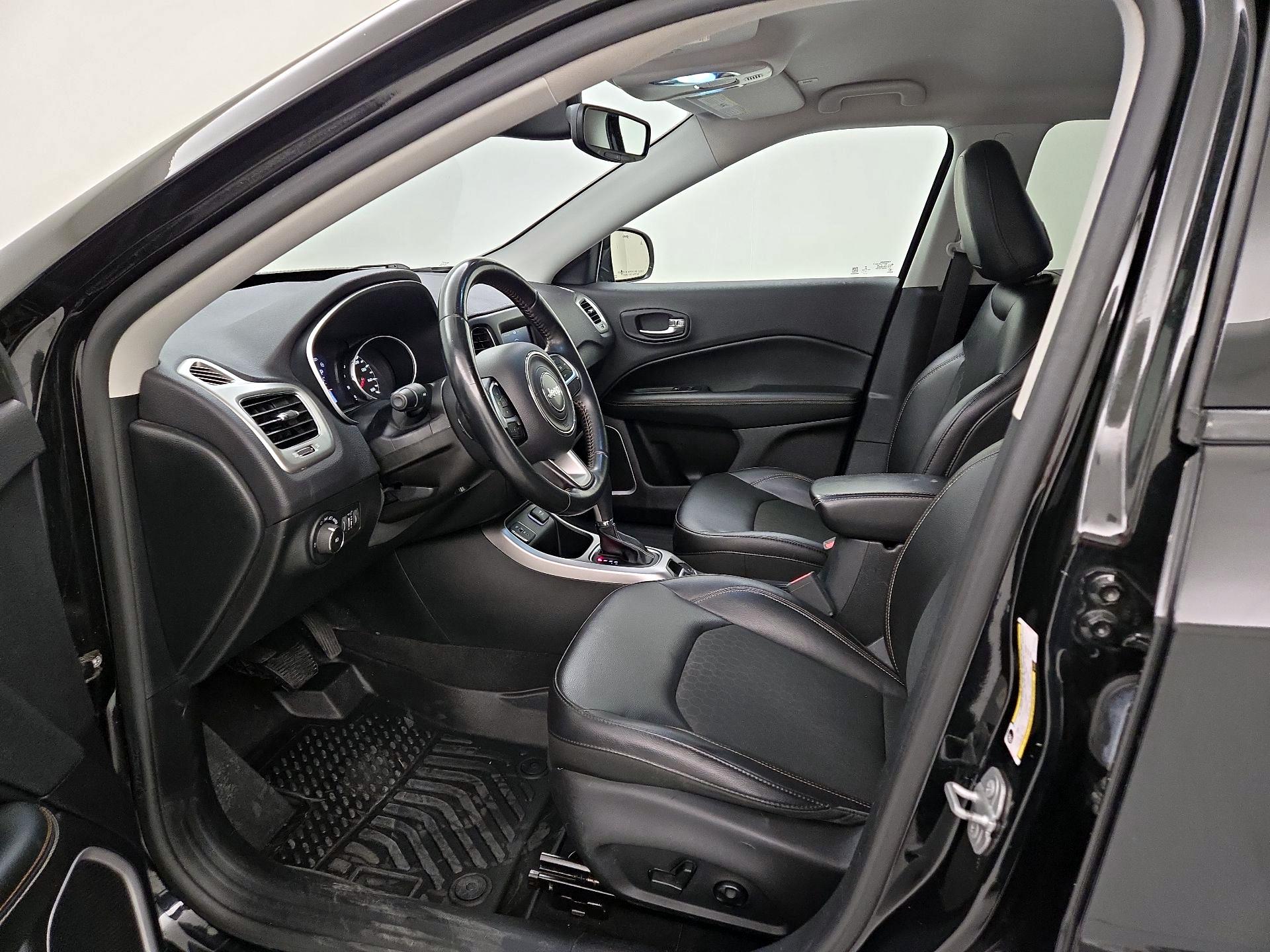 Thumbnail: 2018 Jeep Compass - 11