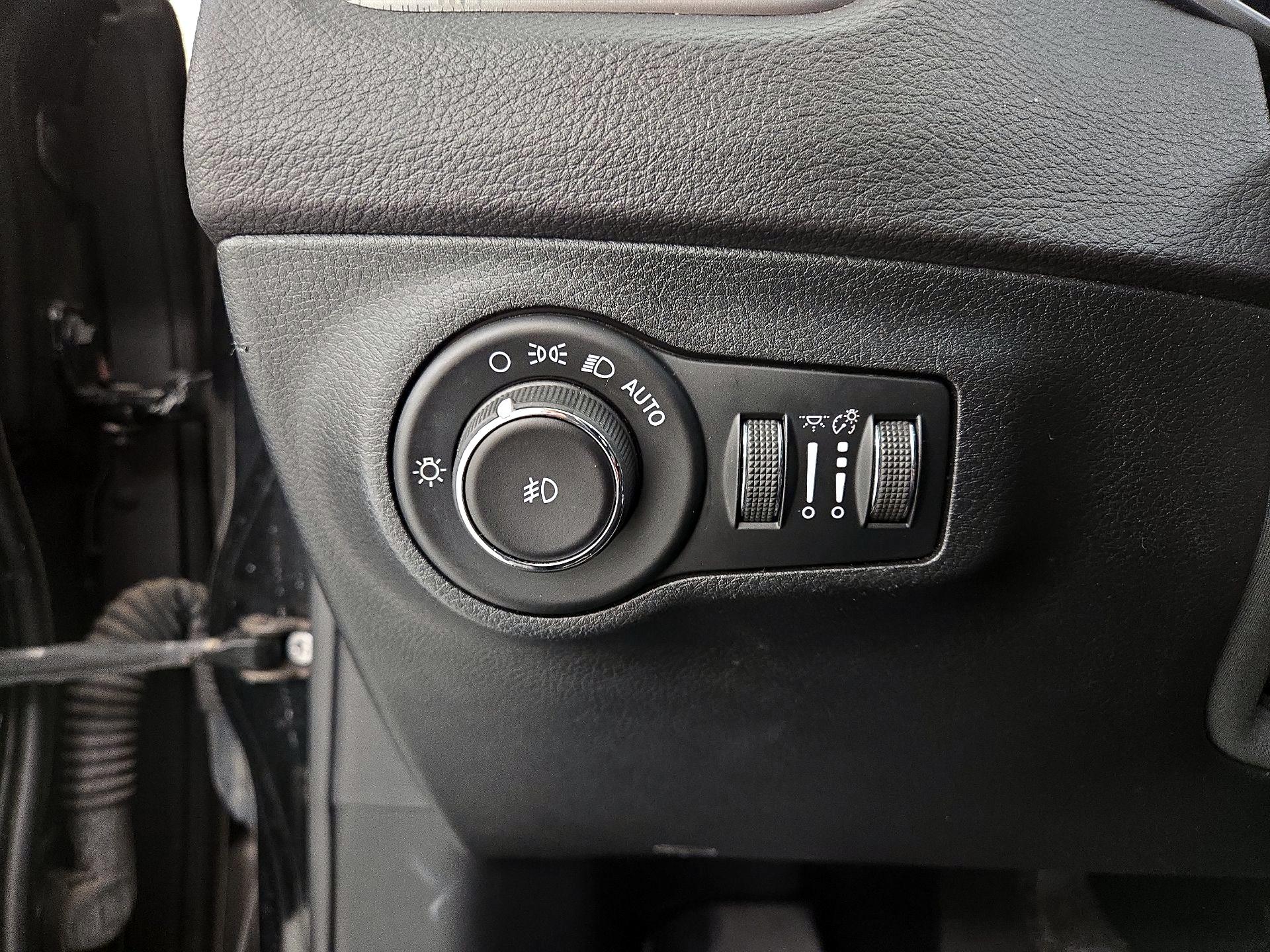 Thumbnail: 2018 Jeep Compass - 13