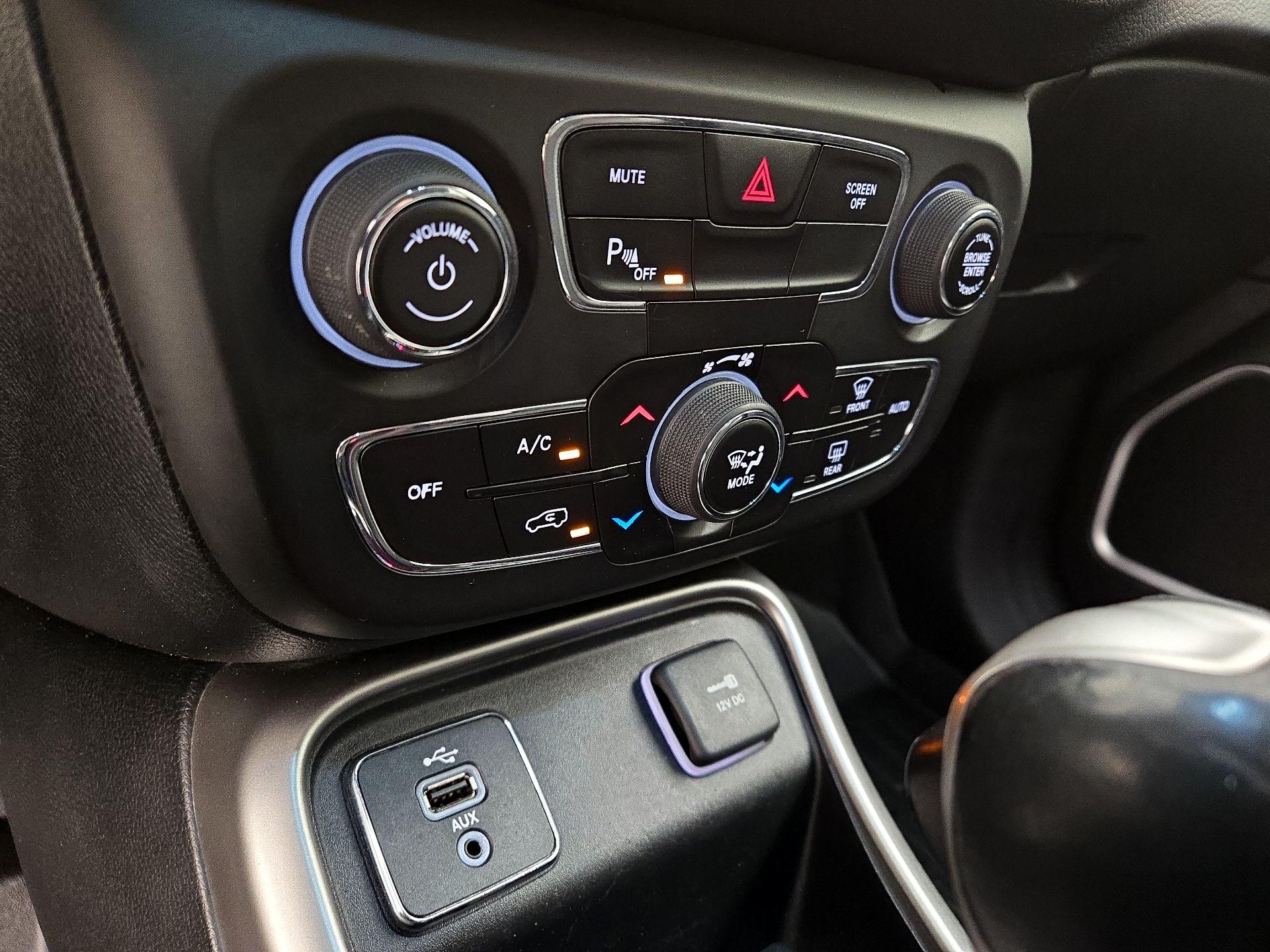 Thumbnail: 2018 Jeep Compass - 16