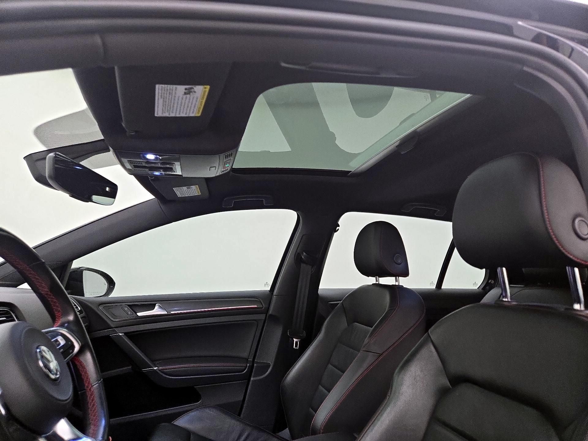 Thumbnail: 2021 Volkswagen Golf - 20