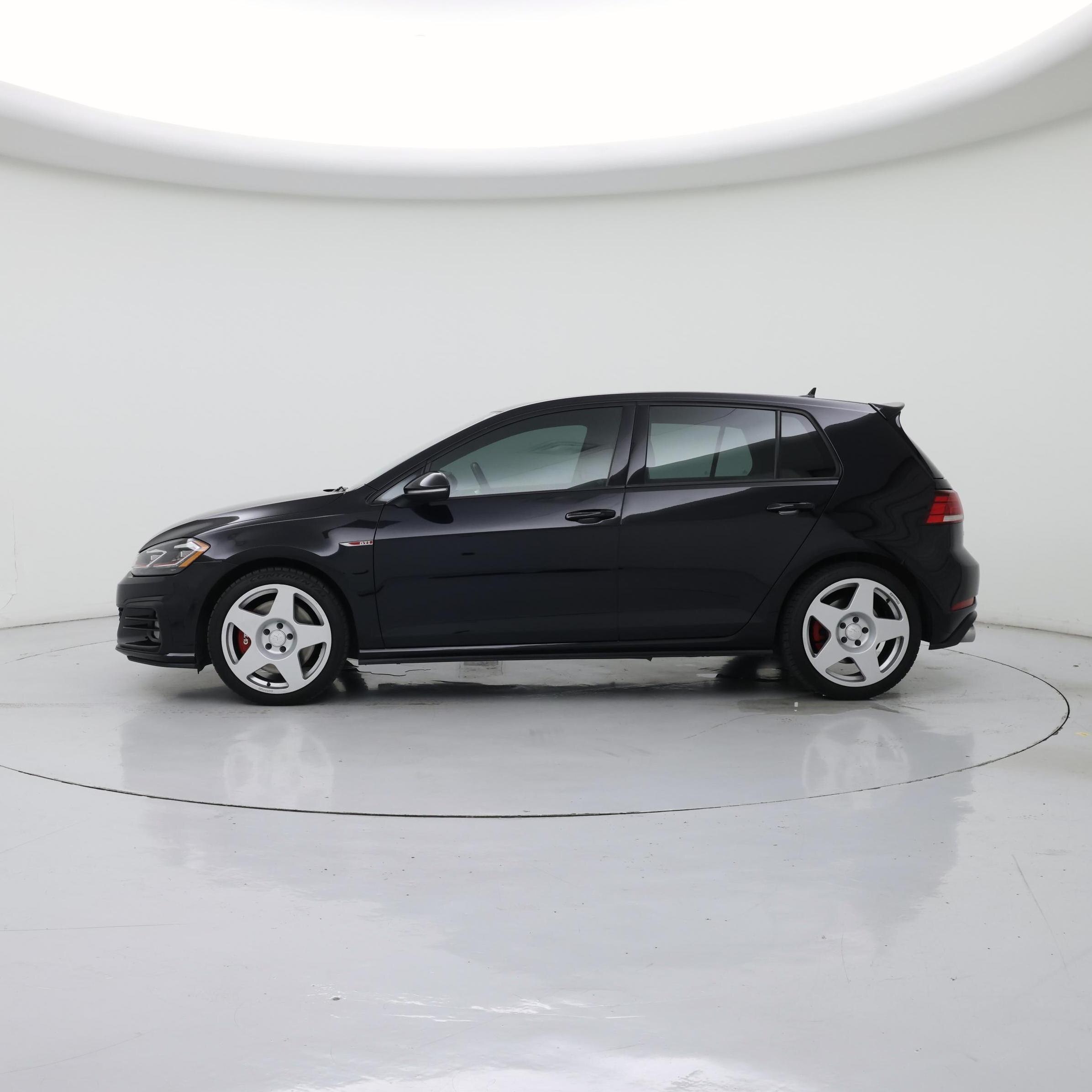 Thumbnail: 2021 Volkswagen Golf - 3