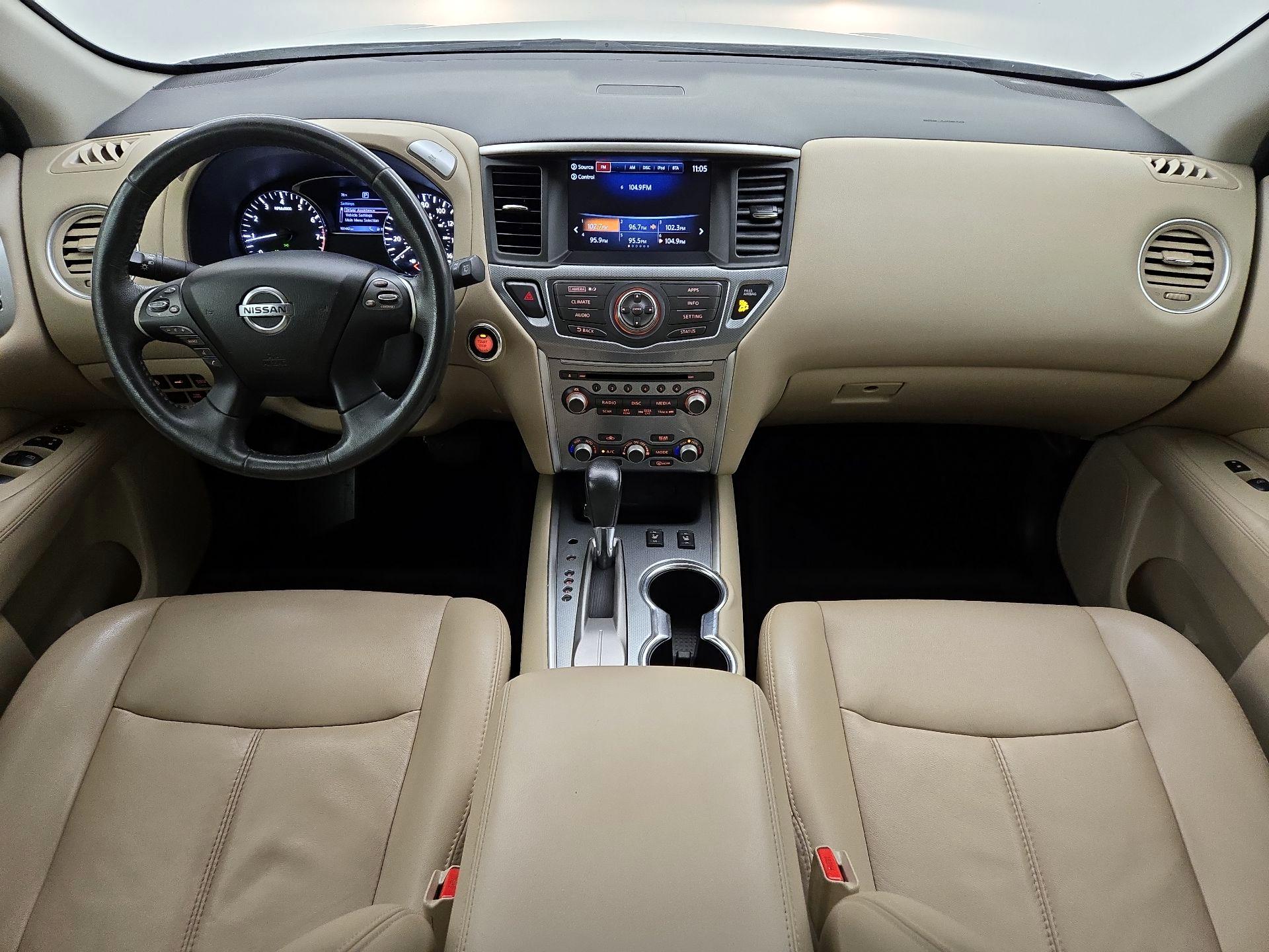 Thumbnail: 2017 Nissan Pathfinder - 9