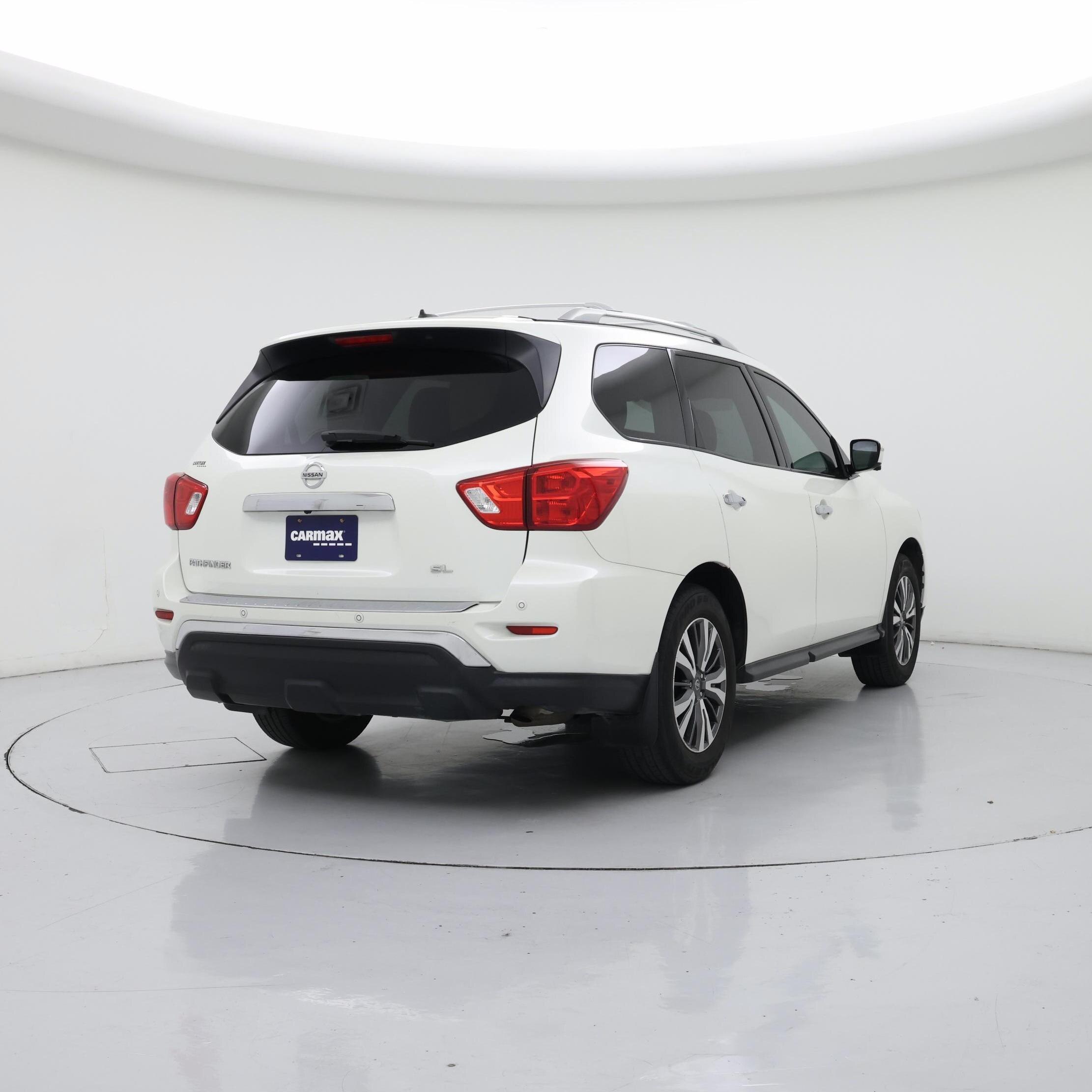 Thumbnail: 2017 Nissan Pathfinder - 8