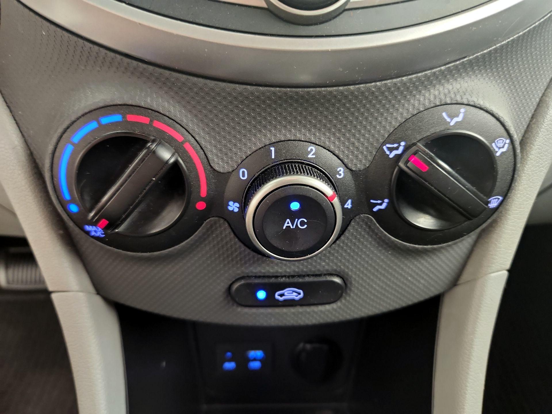 Thumbnail: 2017 Hyundai Accent - 15