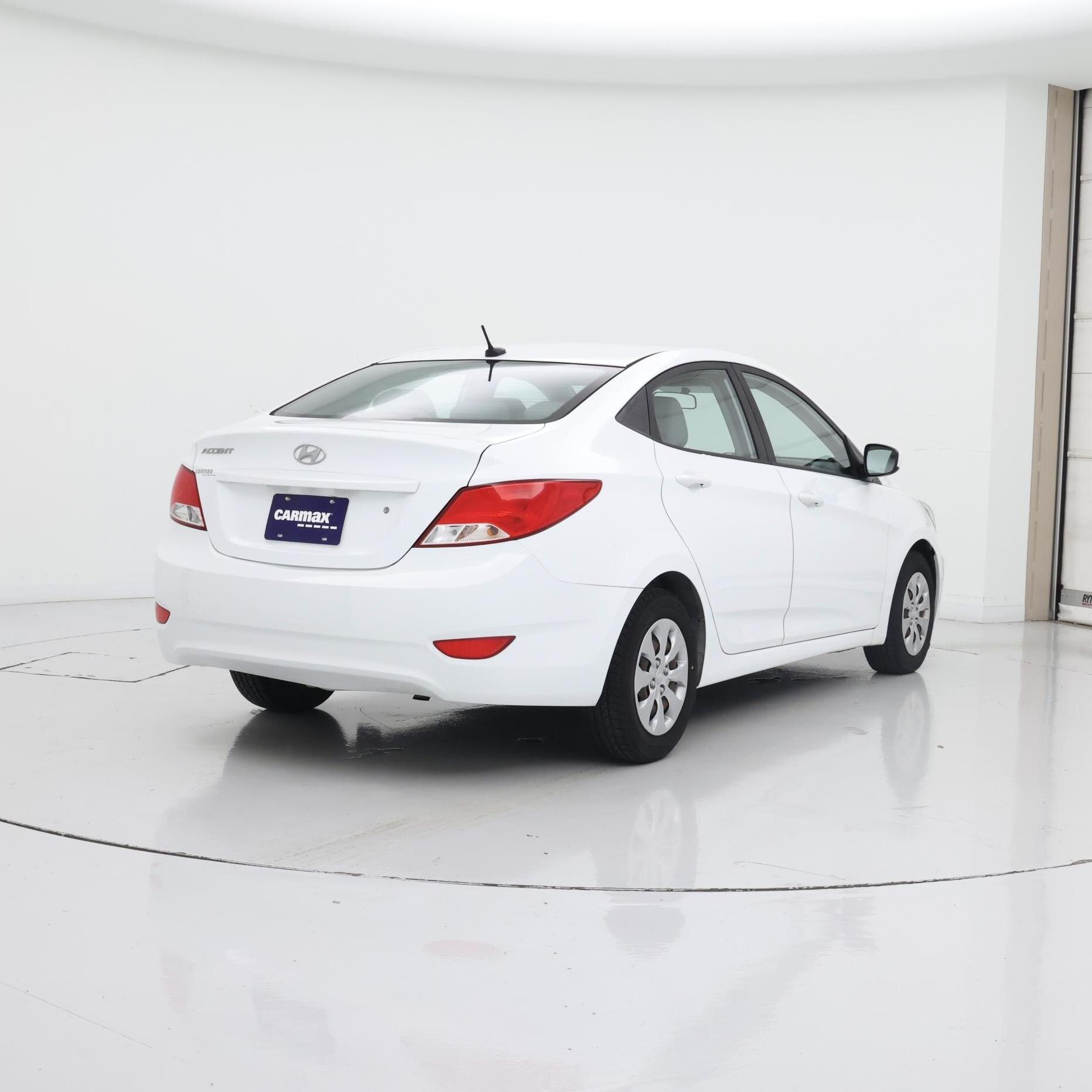 Thumbnail: 2017 Hyundai Accent - 8