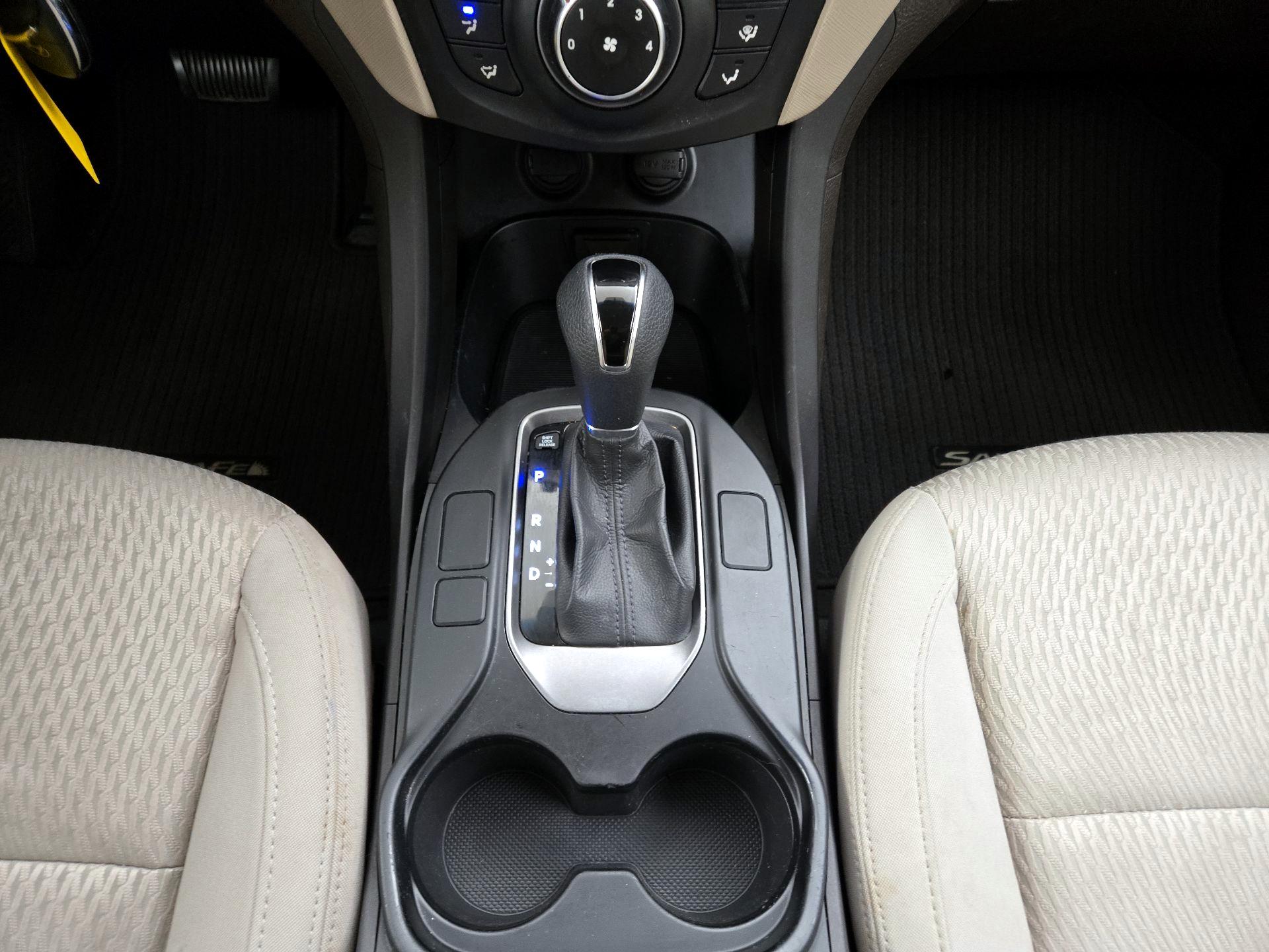 Thumbnail: 2013 Hyundai Santa Fe - 16
