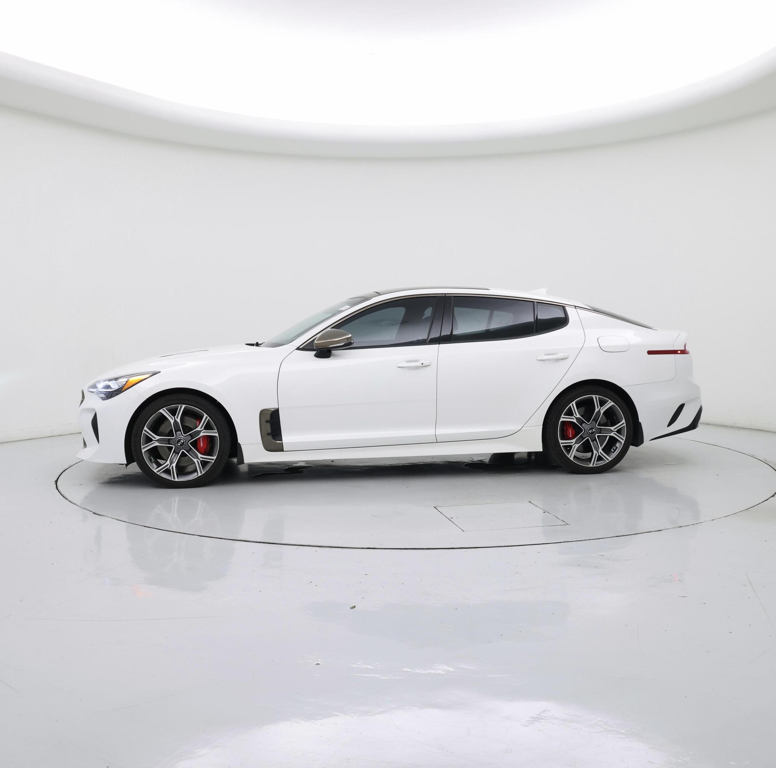 Thumbnail: 2019 Kia Stinger - 3
