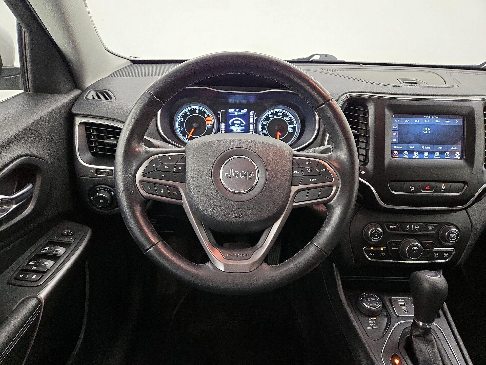Thumbnail: 2021 Jeep Cherokee - 10