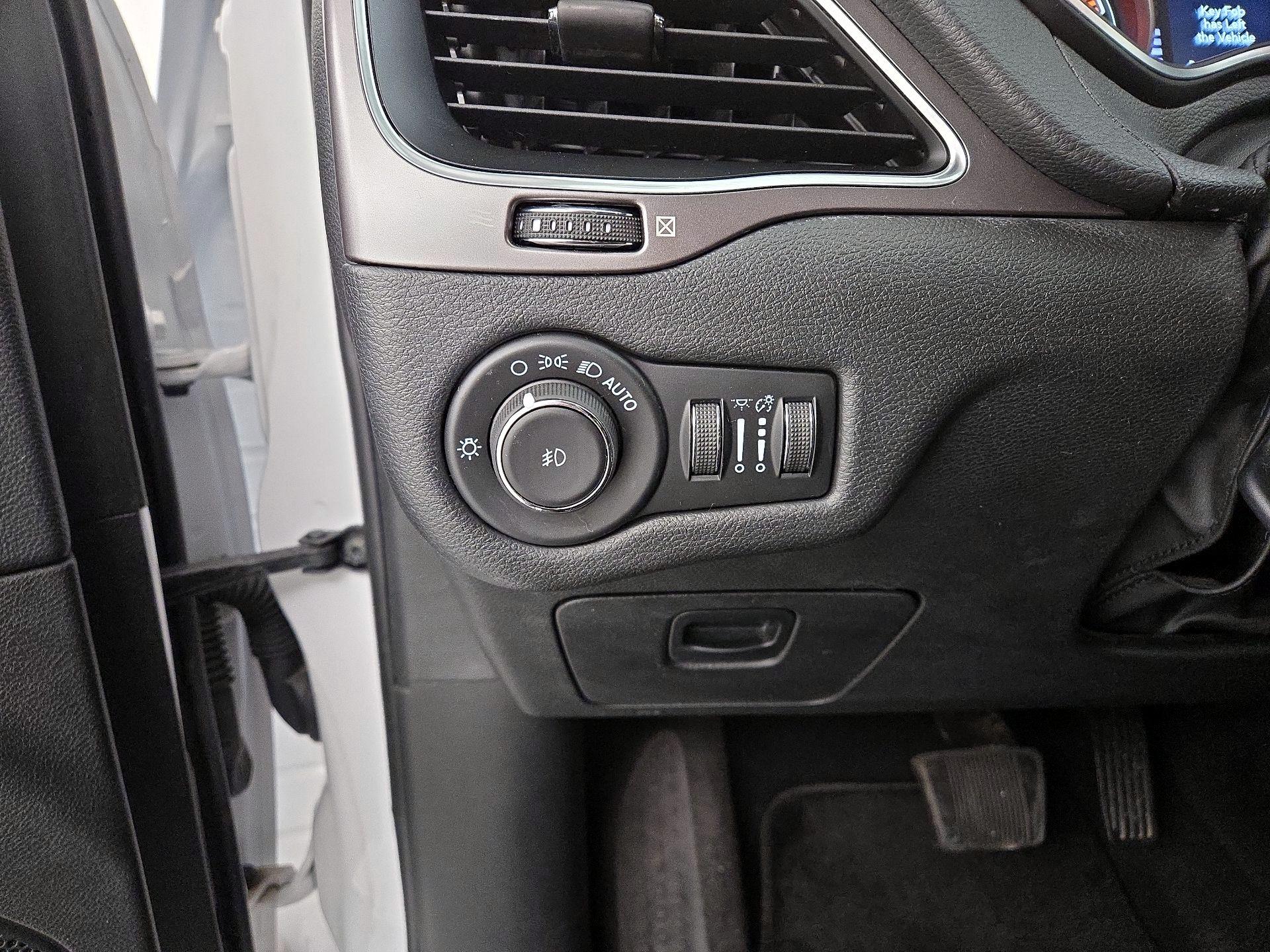 Thumbnail: 2021 Jeep Cherokee - 13