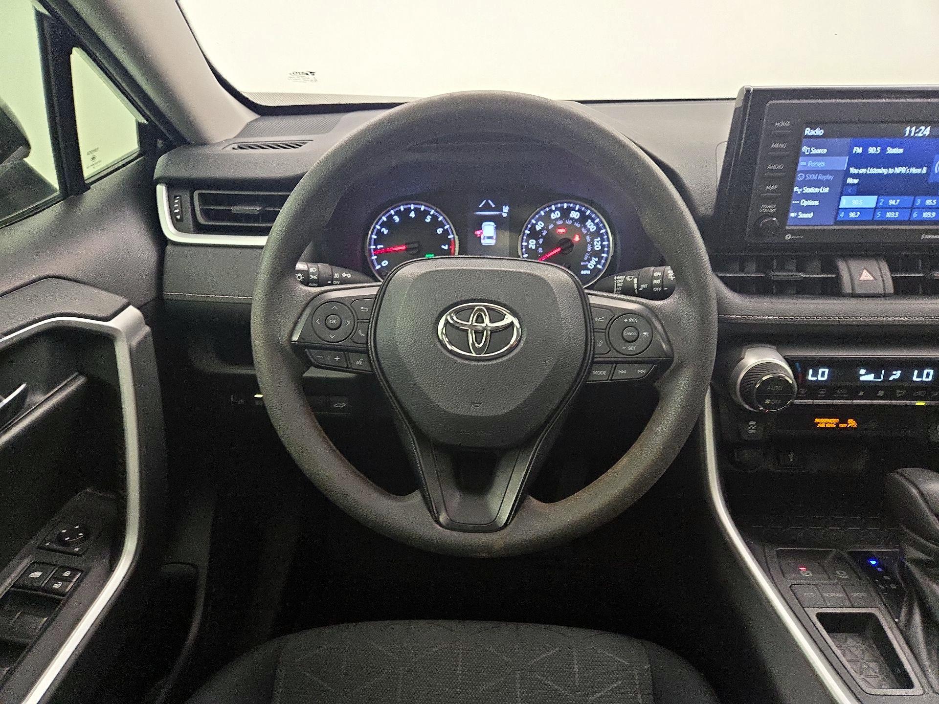 Thumbnail: 2020 Toyota RAV4 - 10