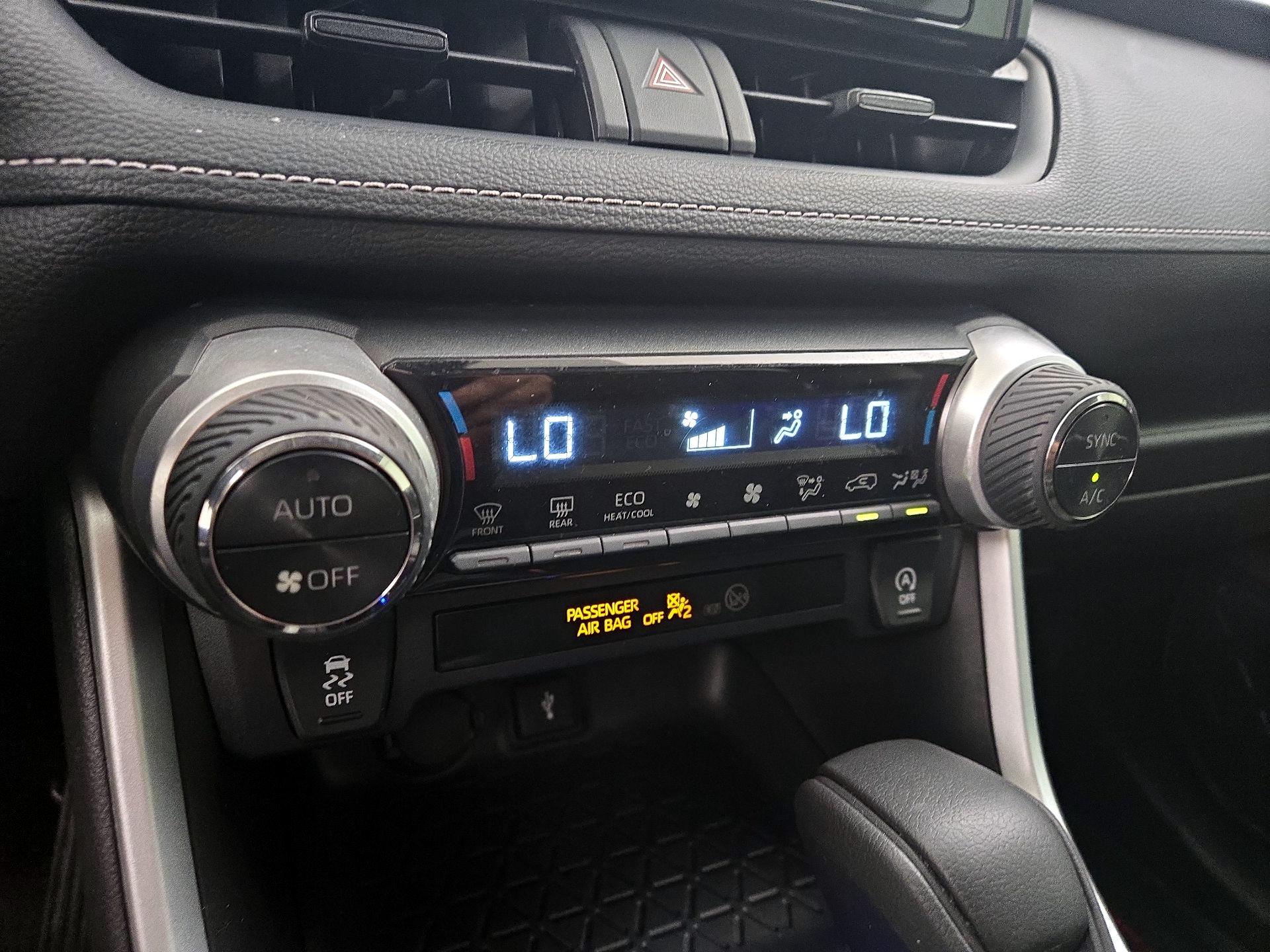 Thumbnail: 2020 Toyota RAV4 - 16