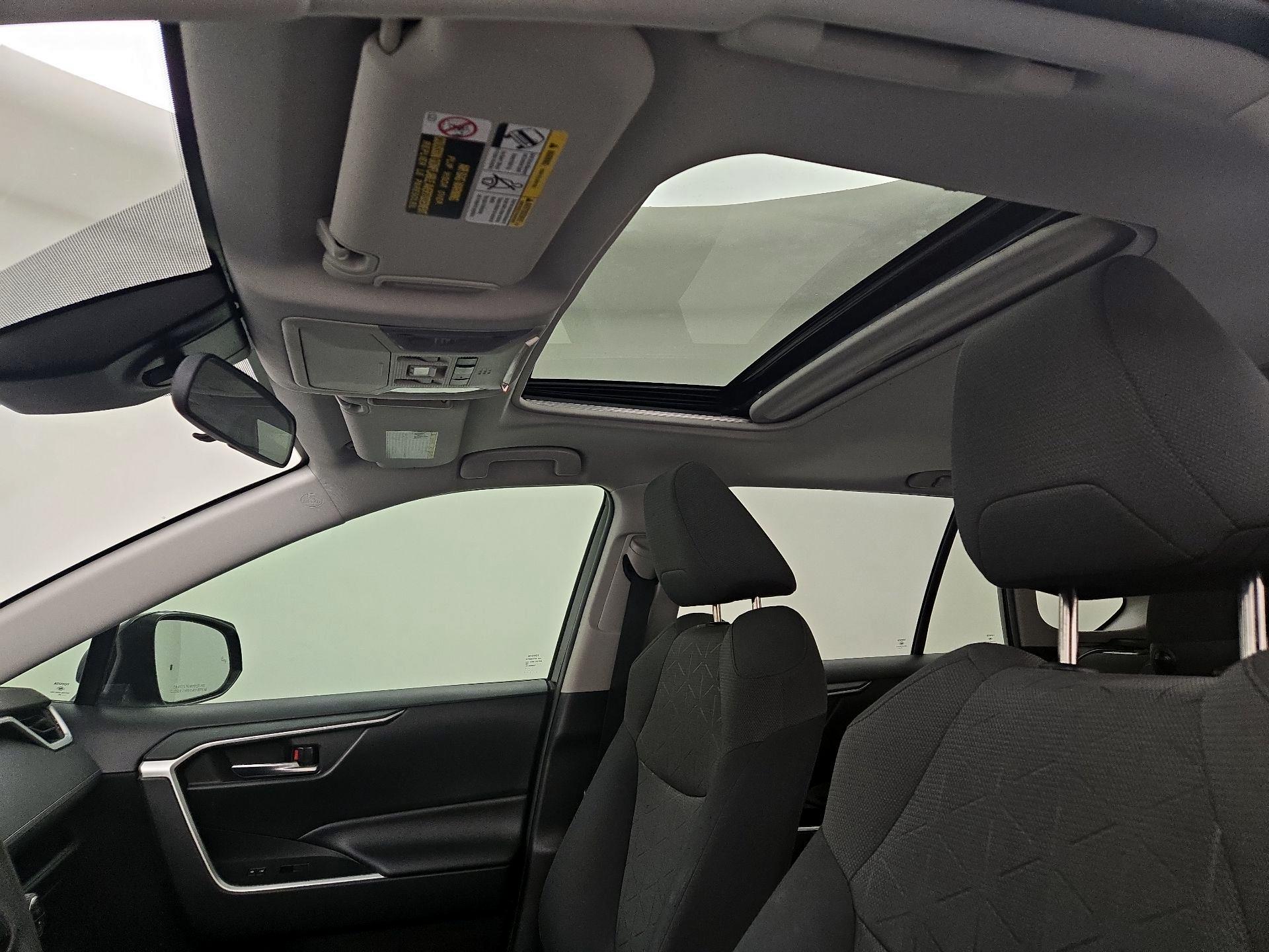 Thumbnail: 2020 Toyota RAV4 - 19