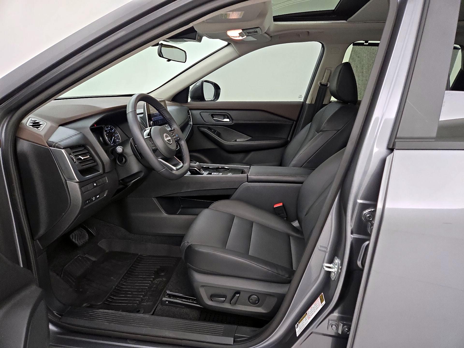 Thumbnail: 2023 Nissan Rogue - 11