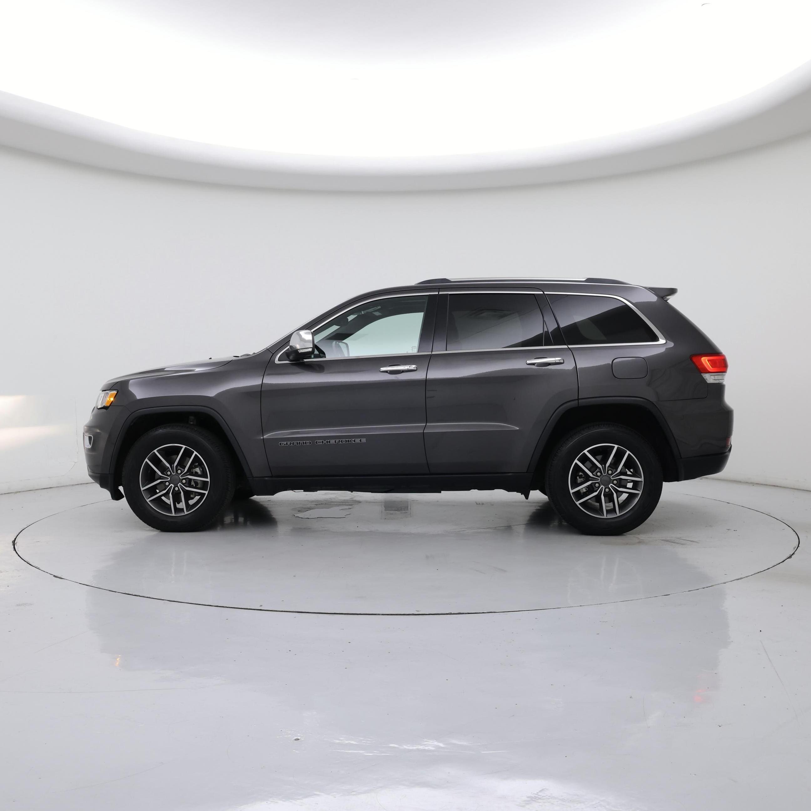 Thumbnail: 2019 Jeep Grand Cherokee - 3