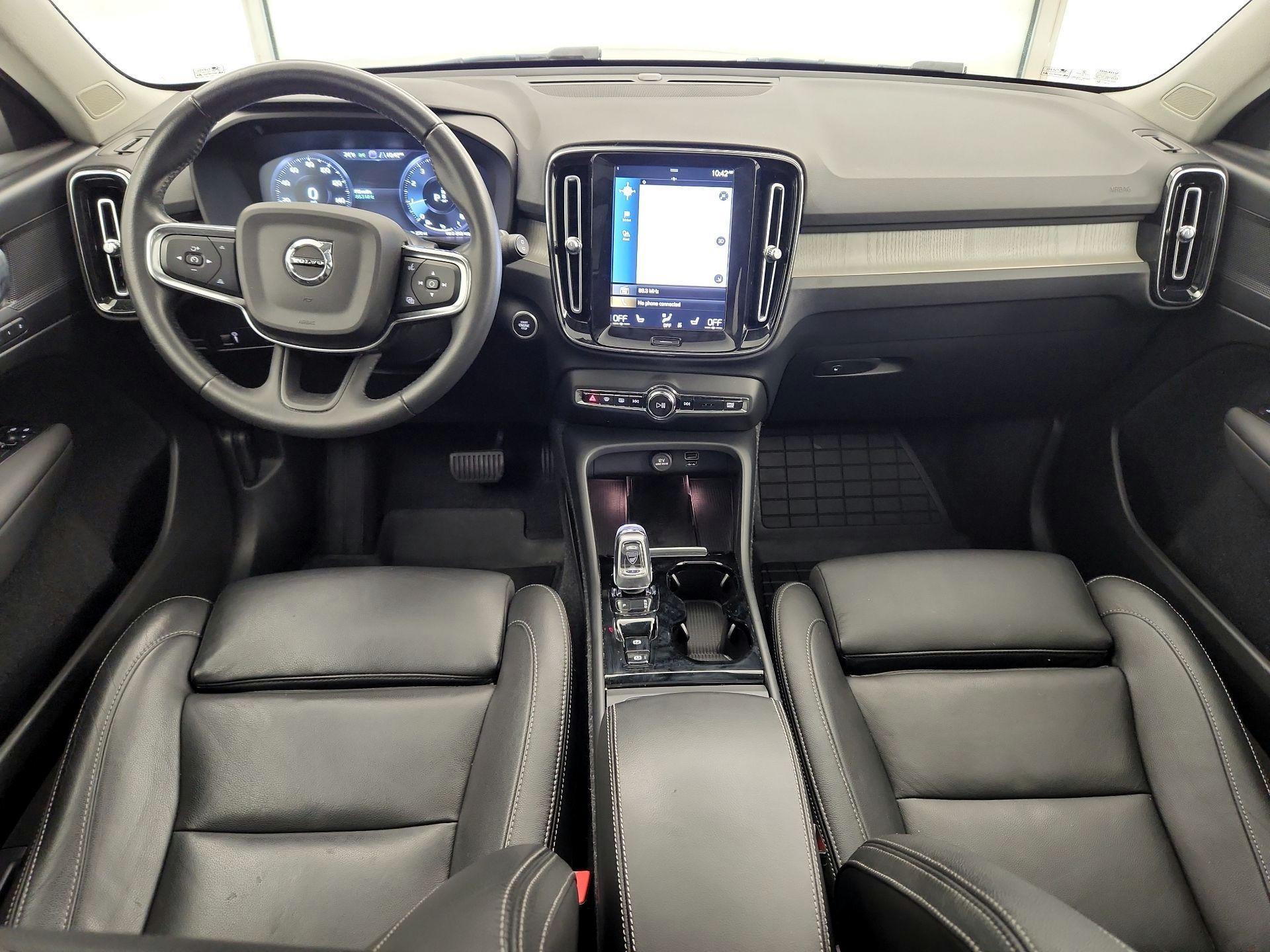 Thumbnail: 2021 Volvo XC40 - 9