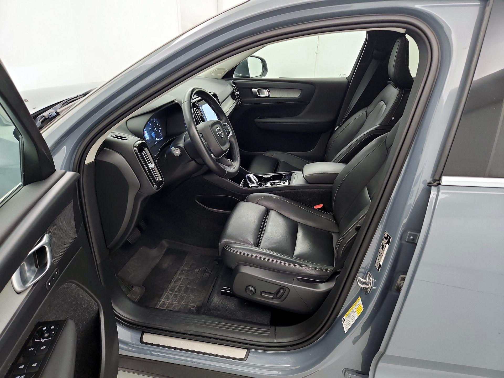 Thumbnail: 2021 Volvo XC40 - 11