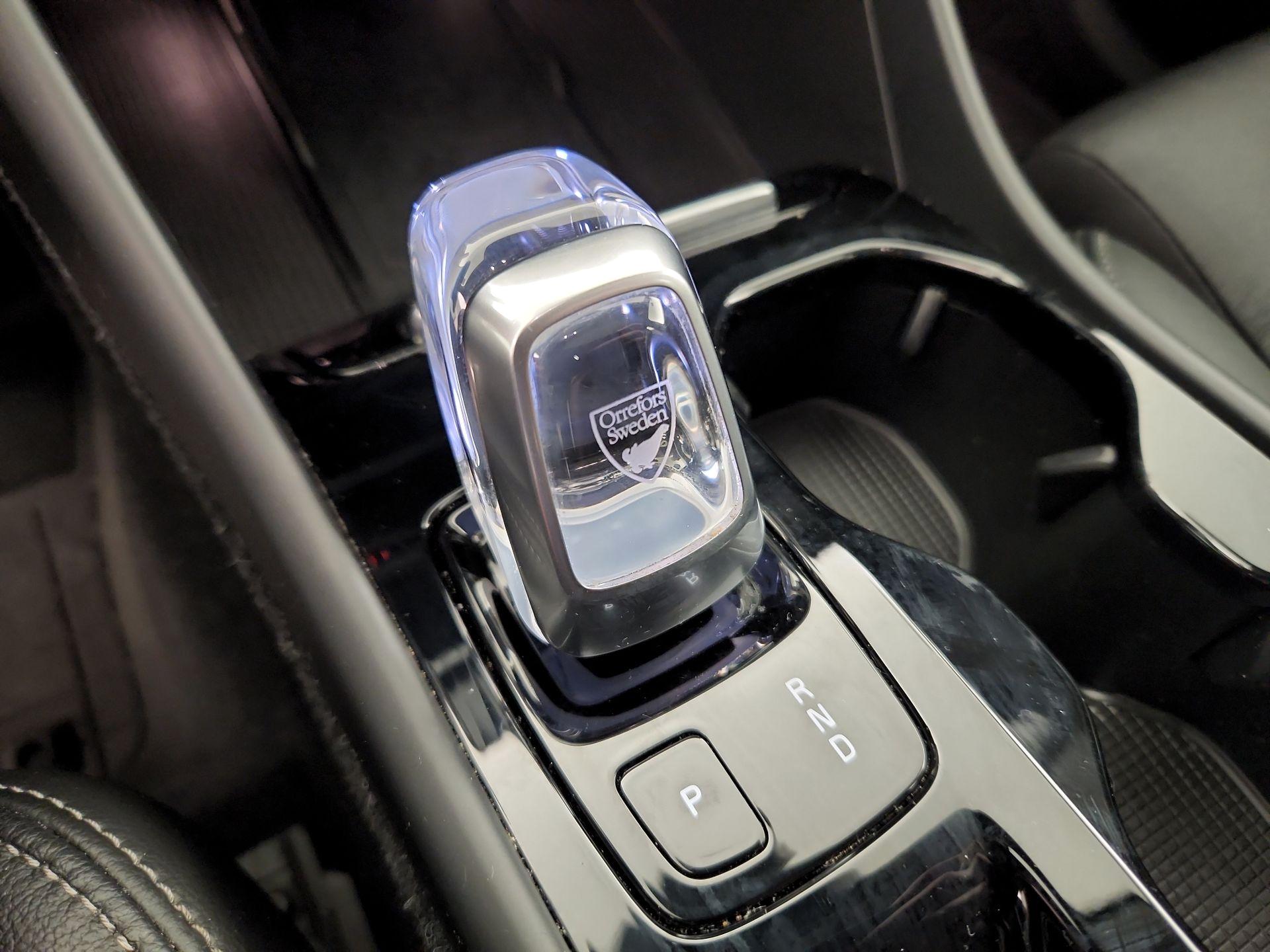 Thumbnail: 2021 Volvo XC40 - 18
