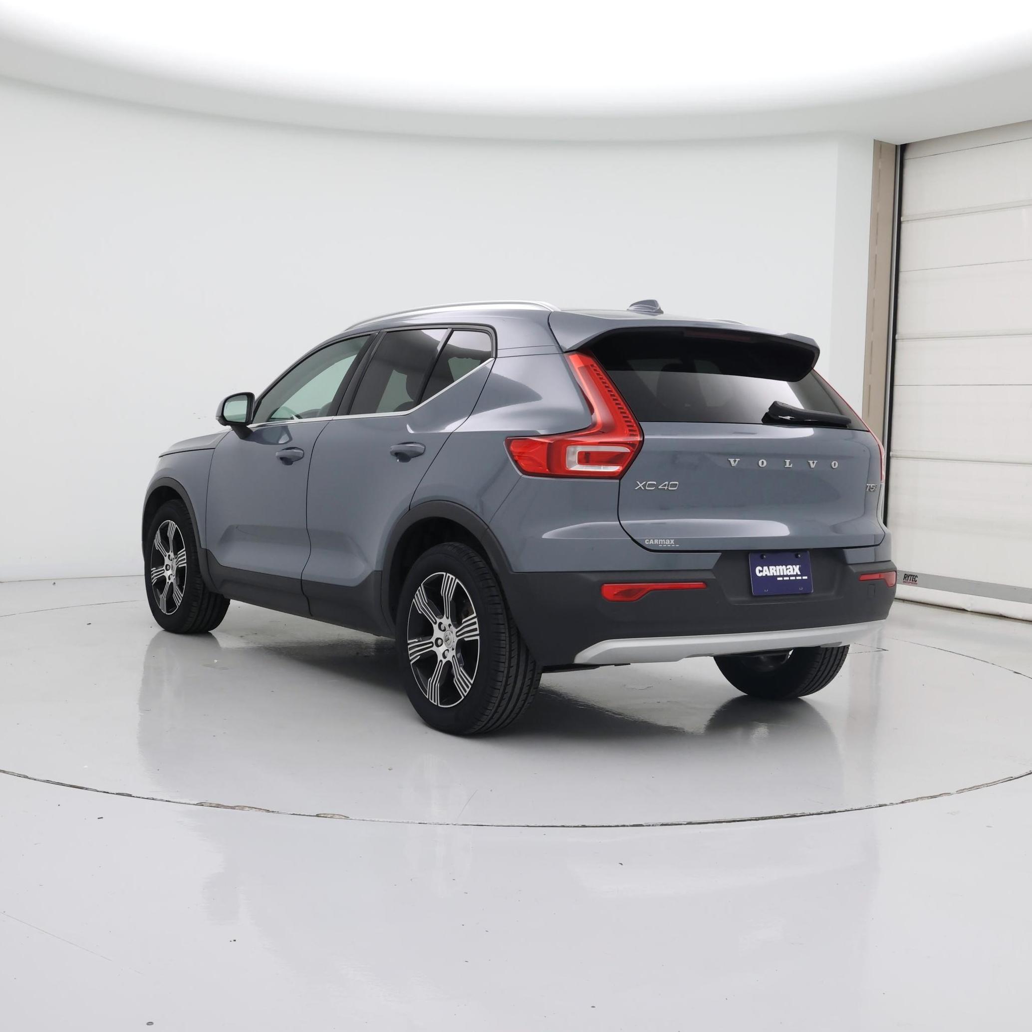 Thumbnail: 2021 Volvo XC40 - 2