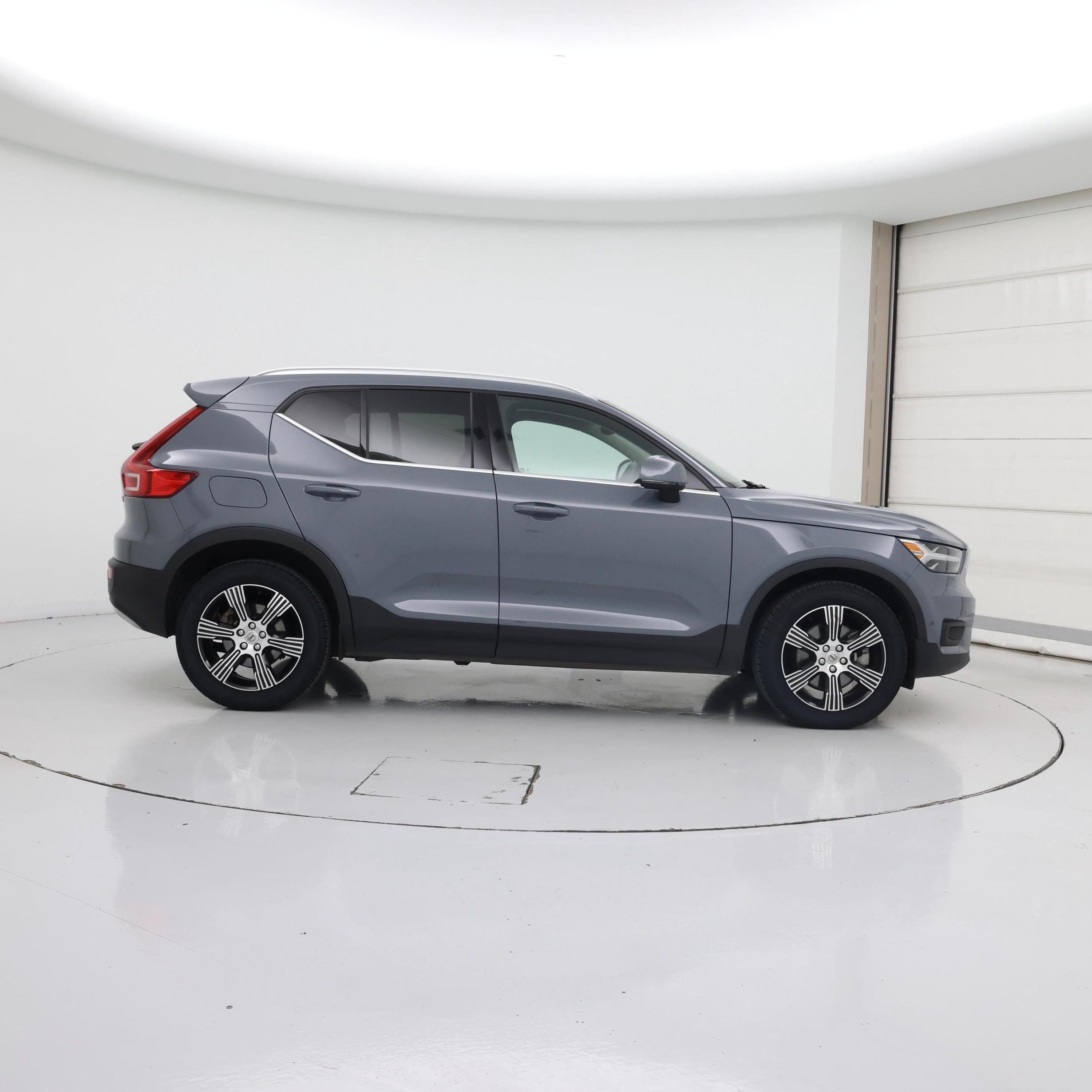 Thumbnail: 2021 Volvo XC40 - 7
