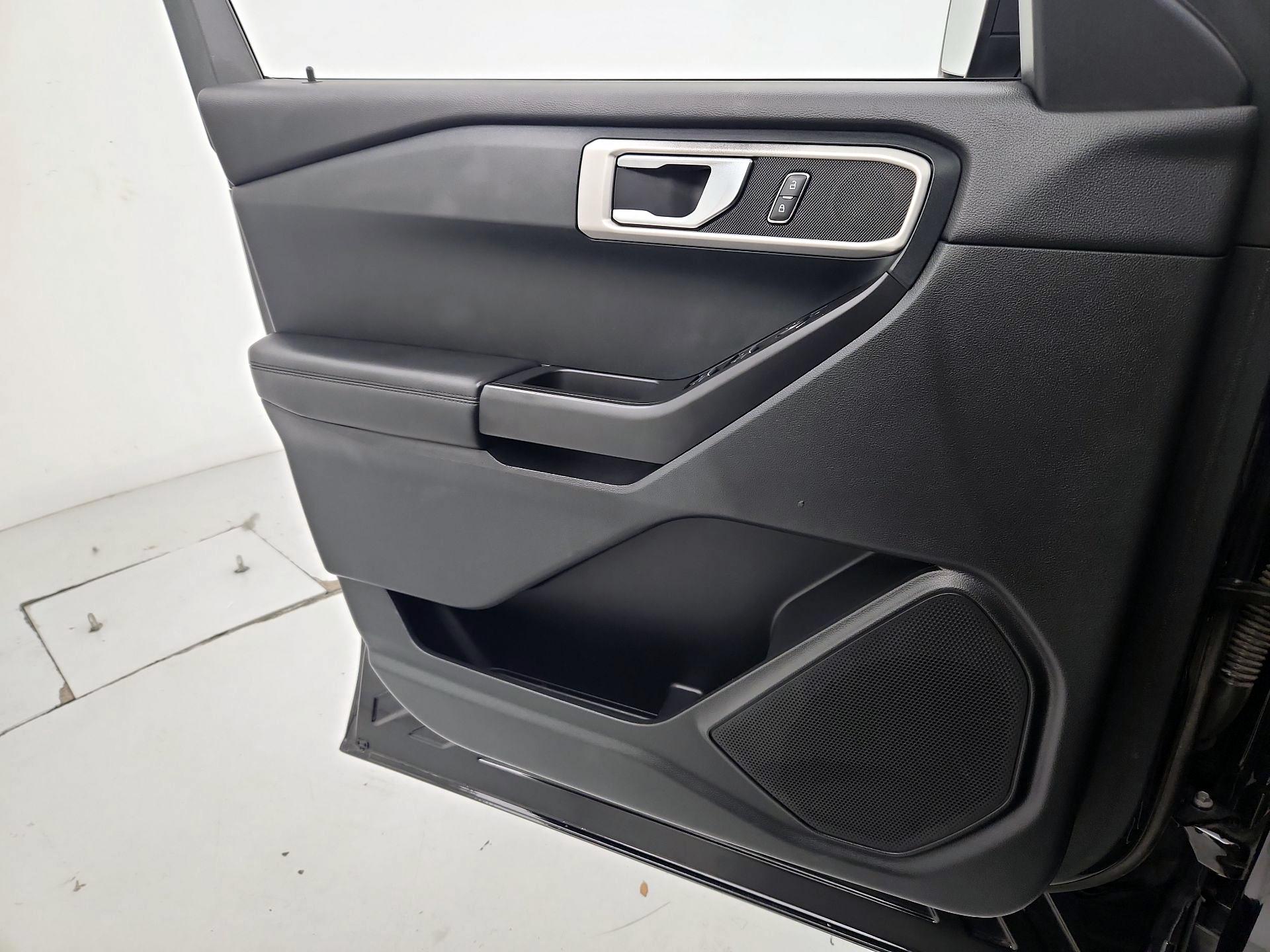 Thumbnail: 2021 Ford Explorer - 12