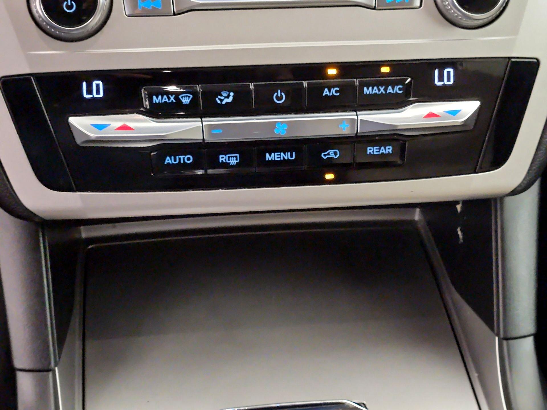 Thumbnail: 2021 Ford Explorer - 16