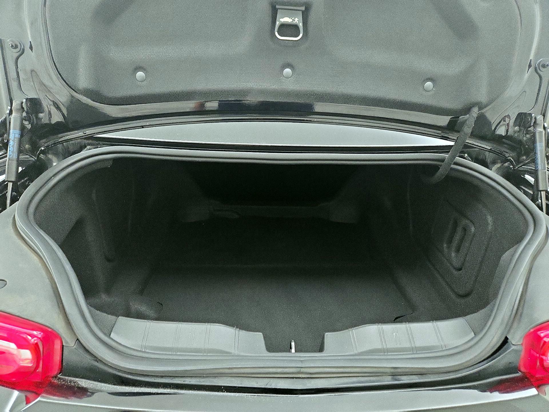 Thumbnail: 2019 Chevrolet Camaro - 19